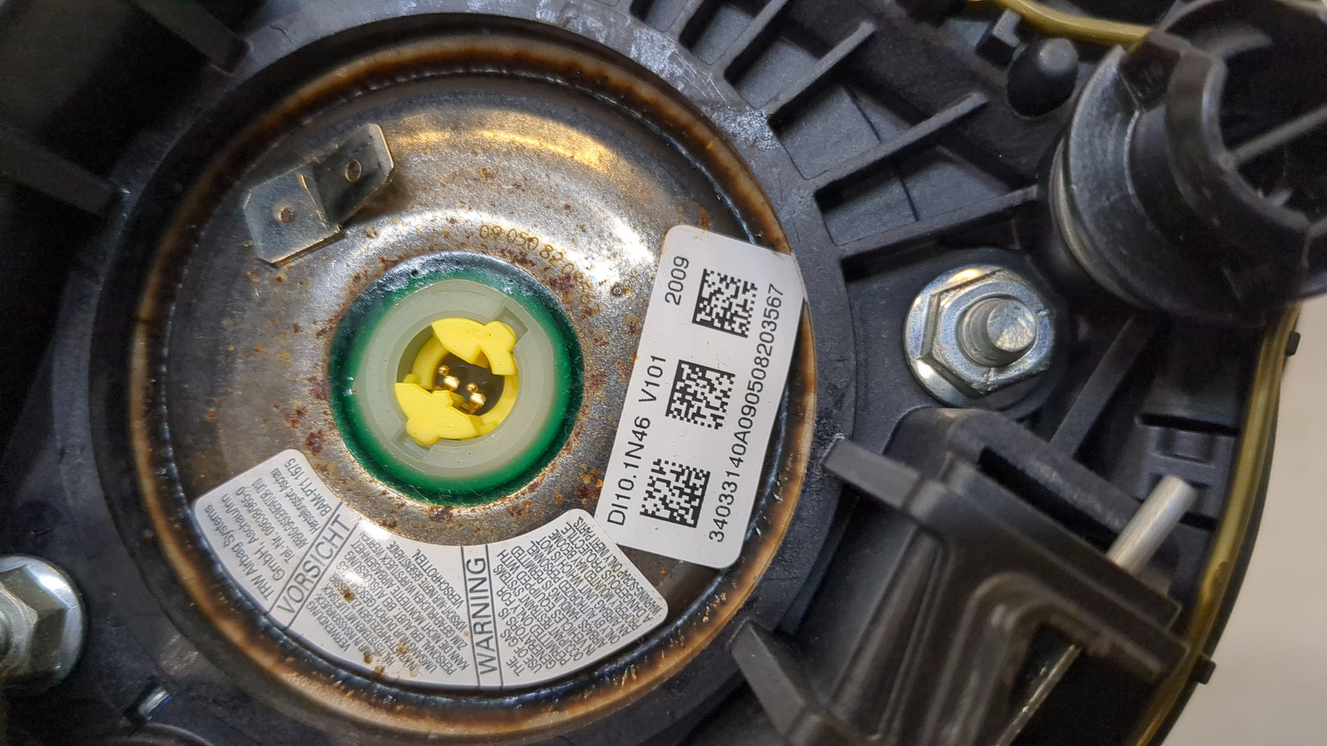 Подушка безопасности в рулевое колесо