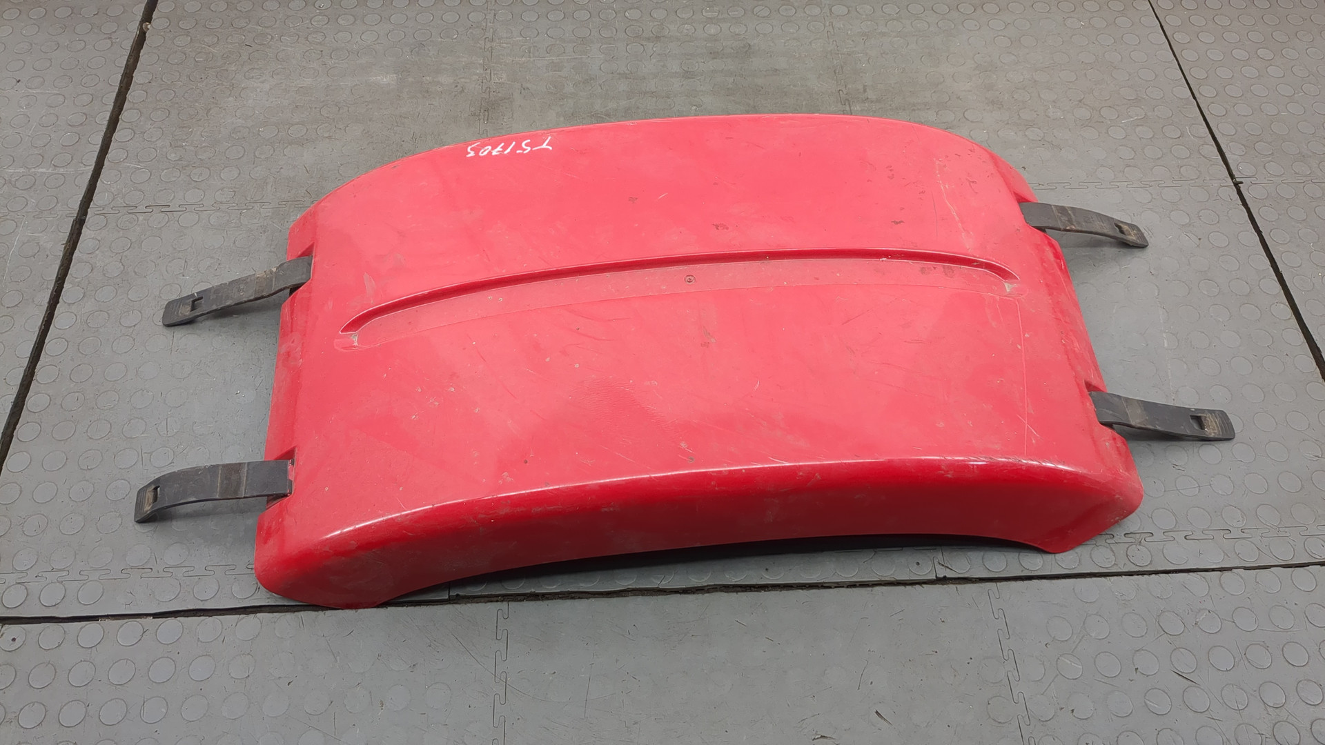 Крыло заднее левое