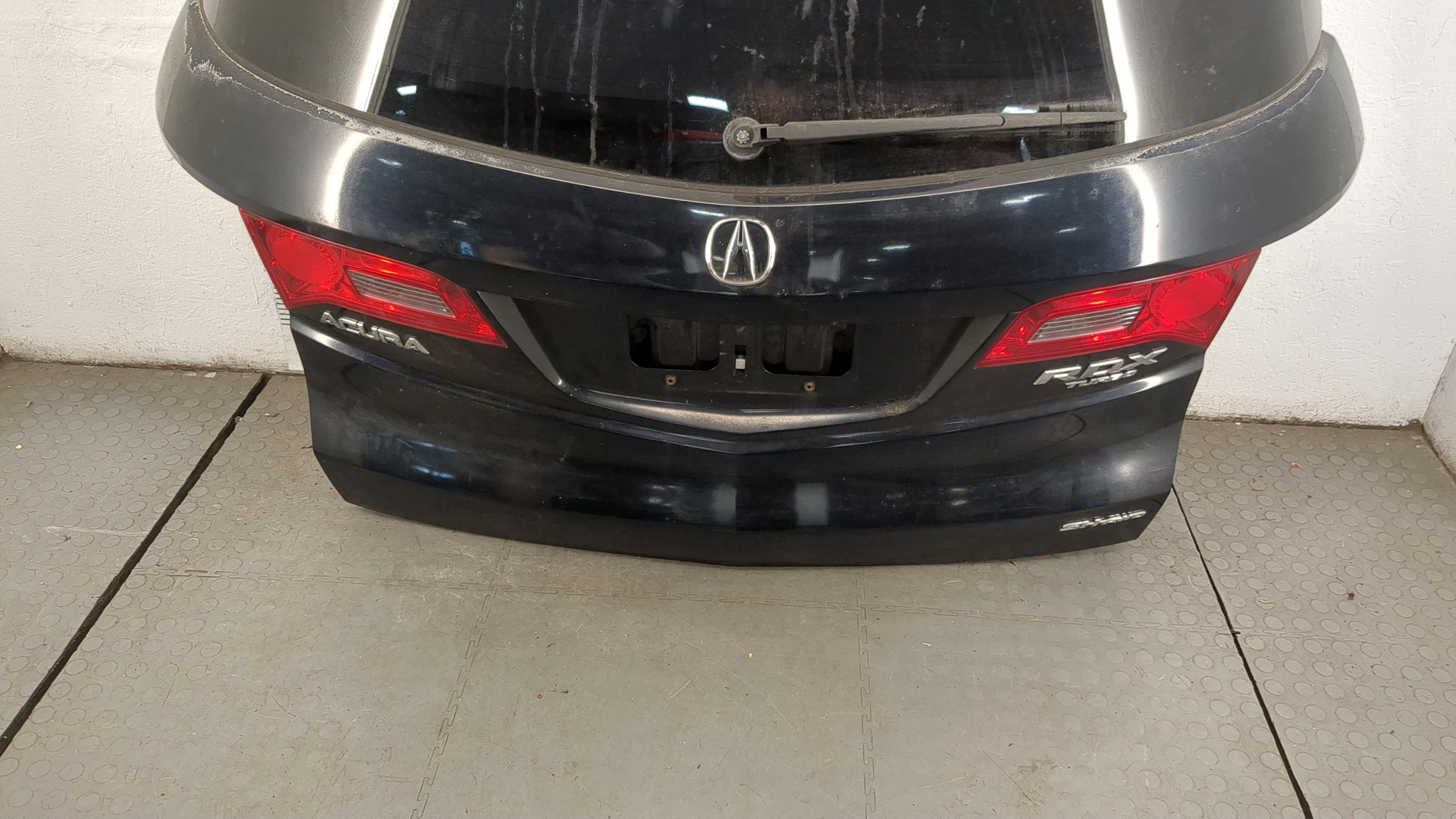 Дверь багажника