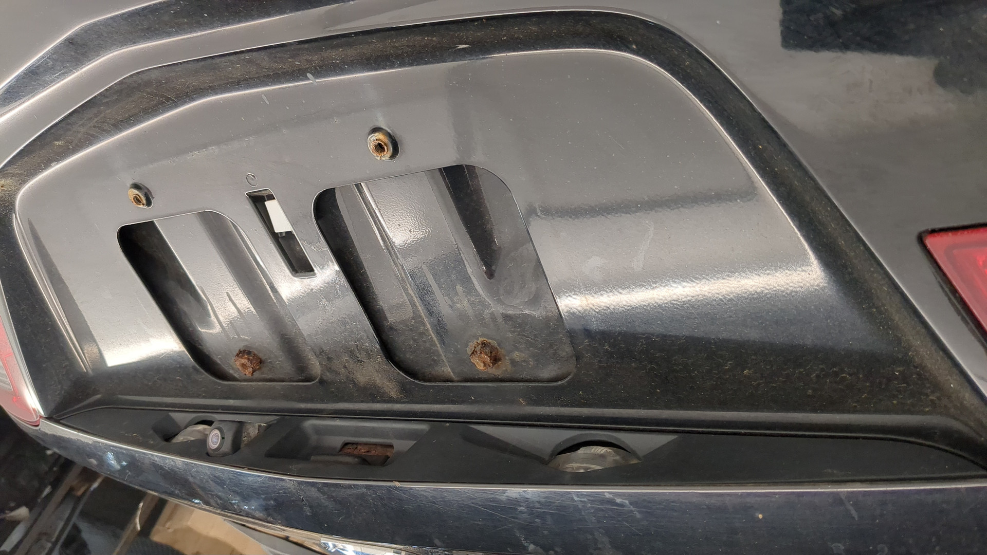 Дверь багажника