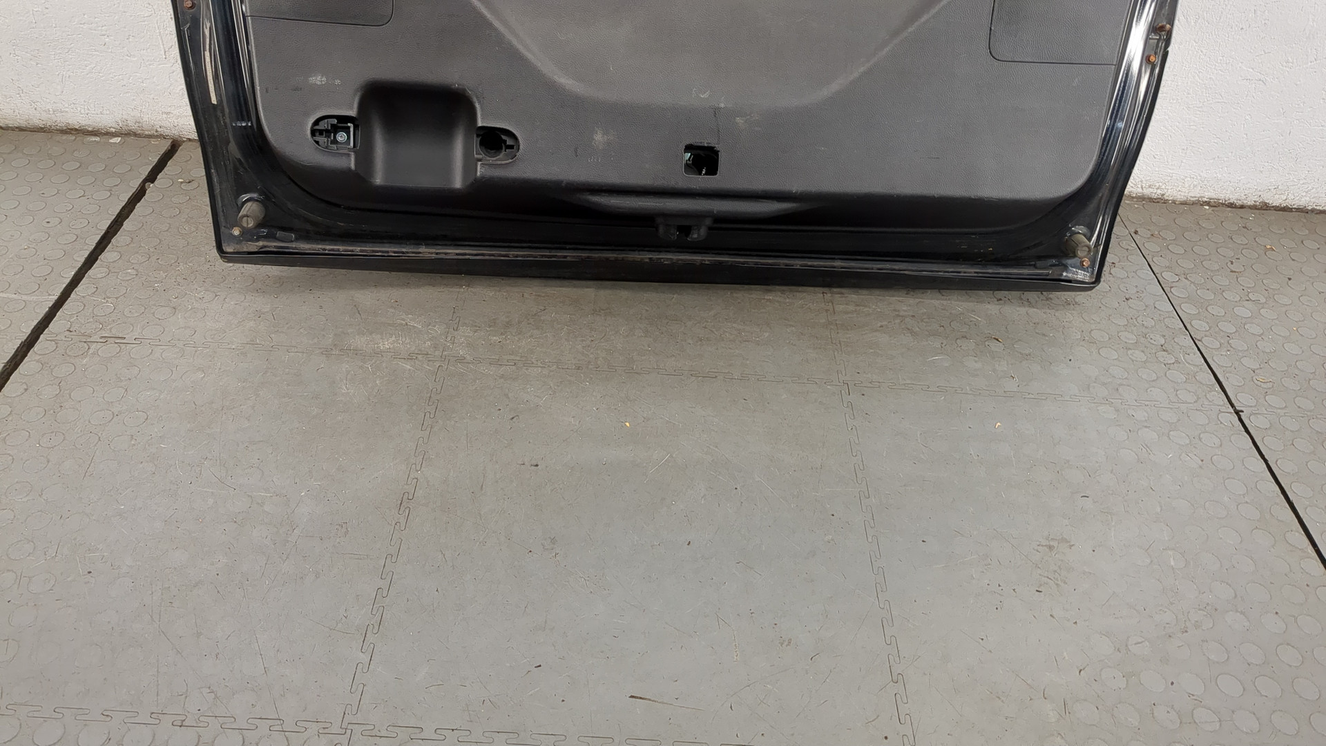 Дверь багажника