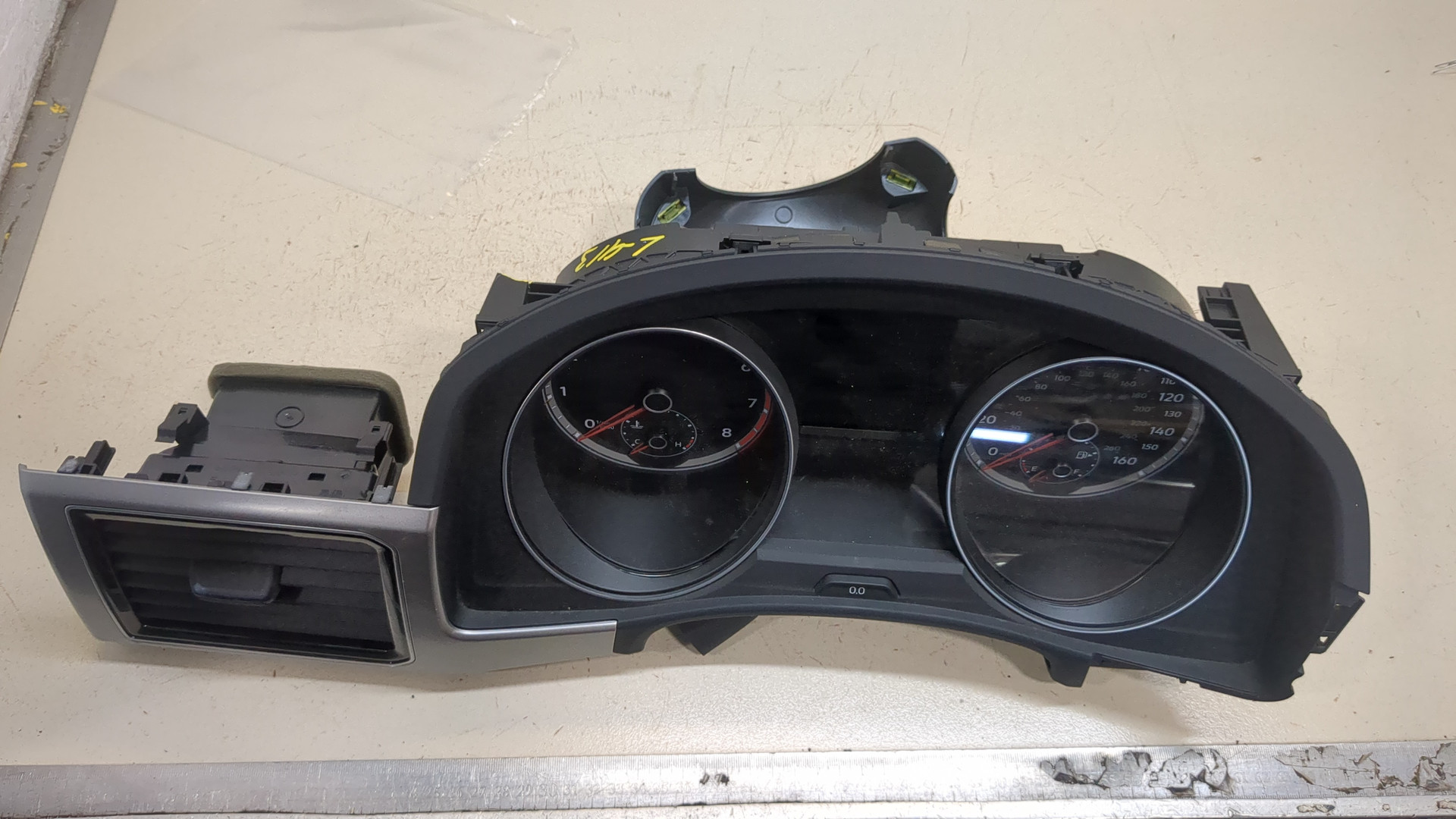 Панель приборов