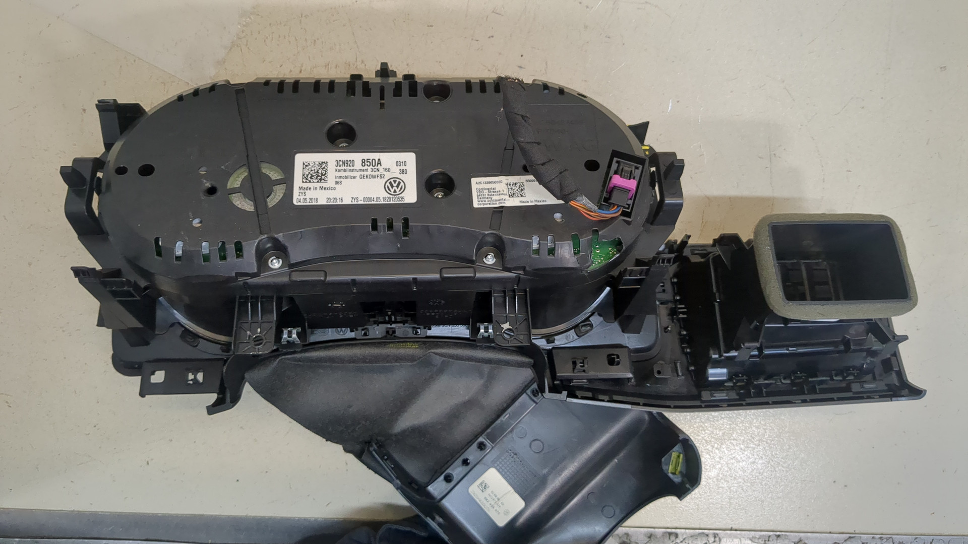 Панель приборов