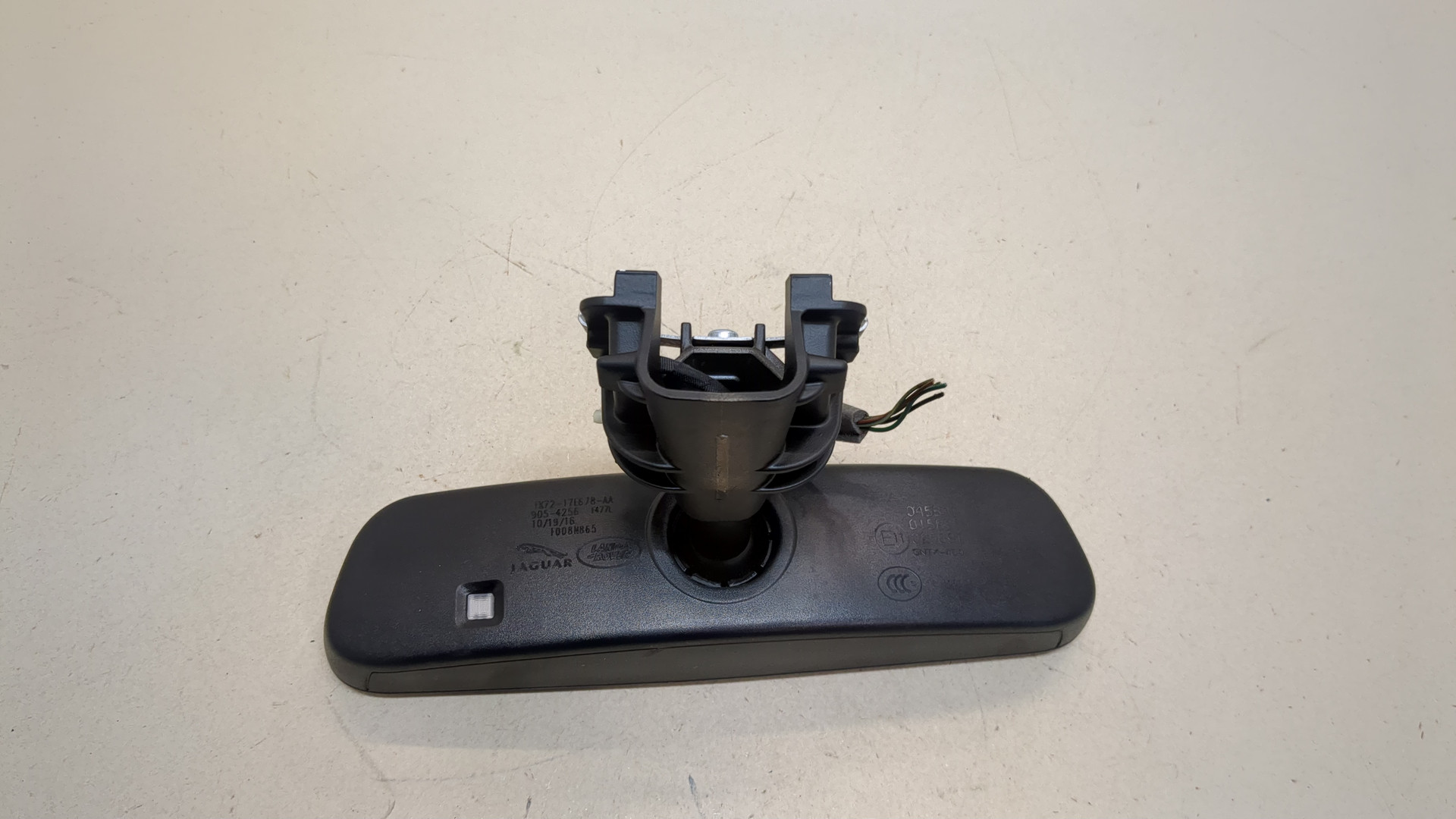 Зеркало заднего вида