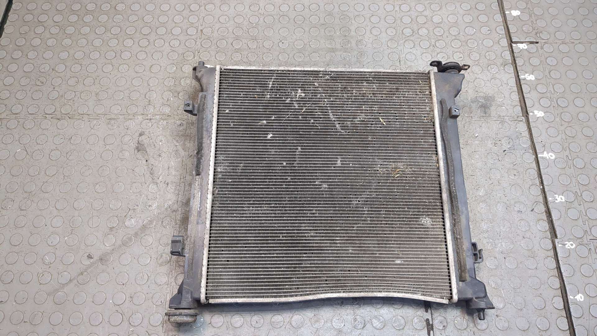 Радиатор охлаждения двигателя основной