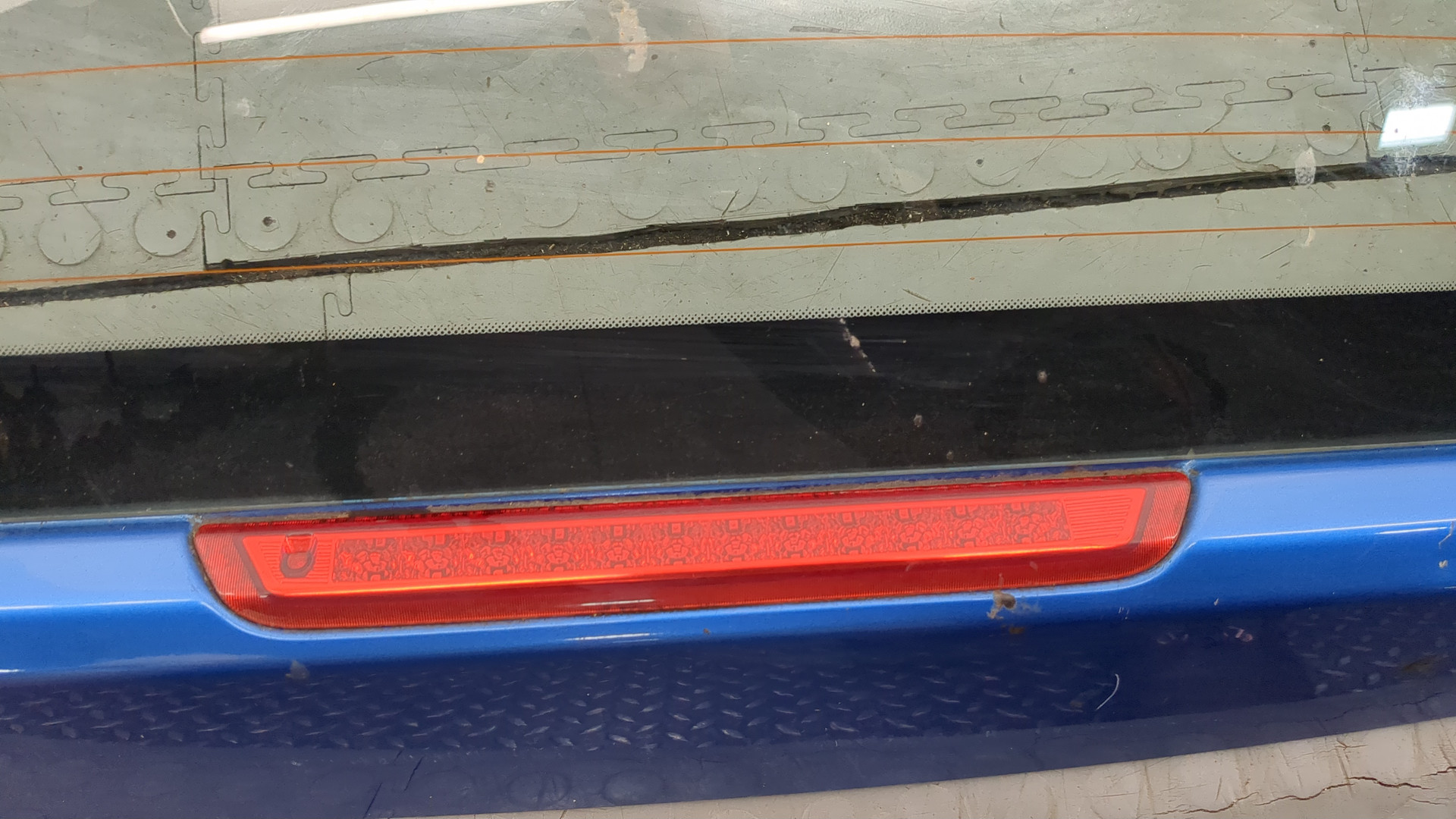 Дверь багажника