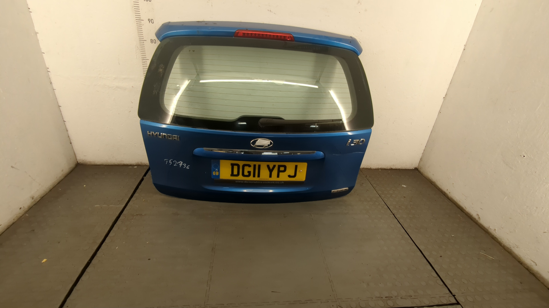 Дверь багажника