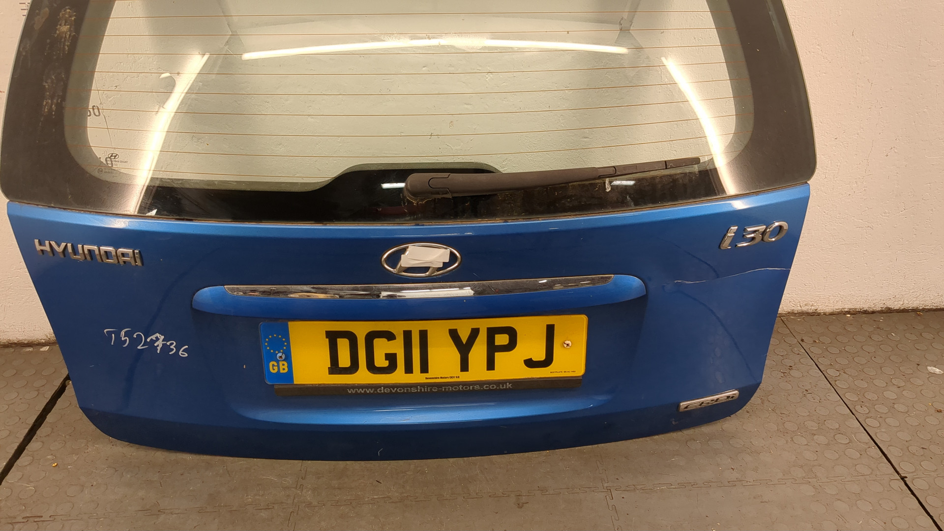 Дверь багажника