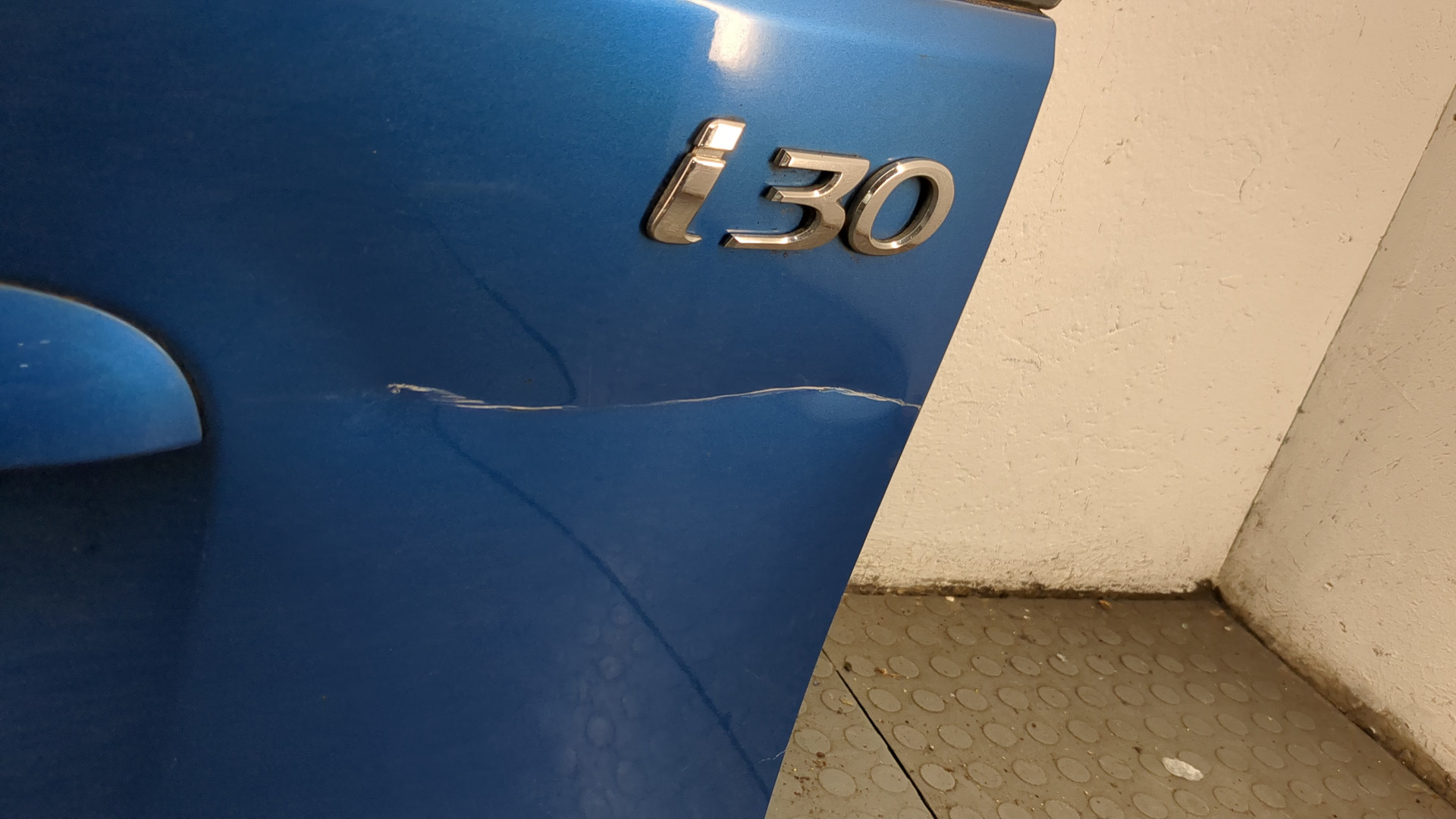 Дверь багажника