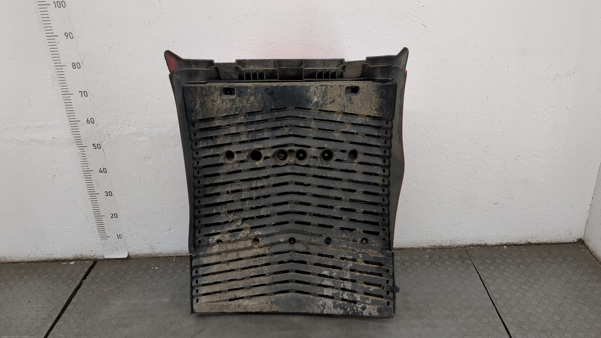 Крыло заднее левое