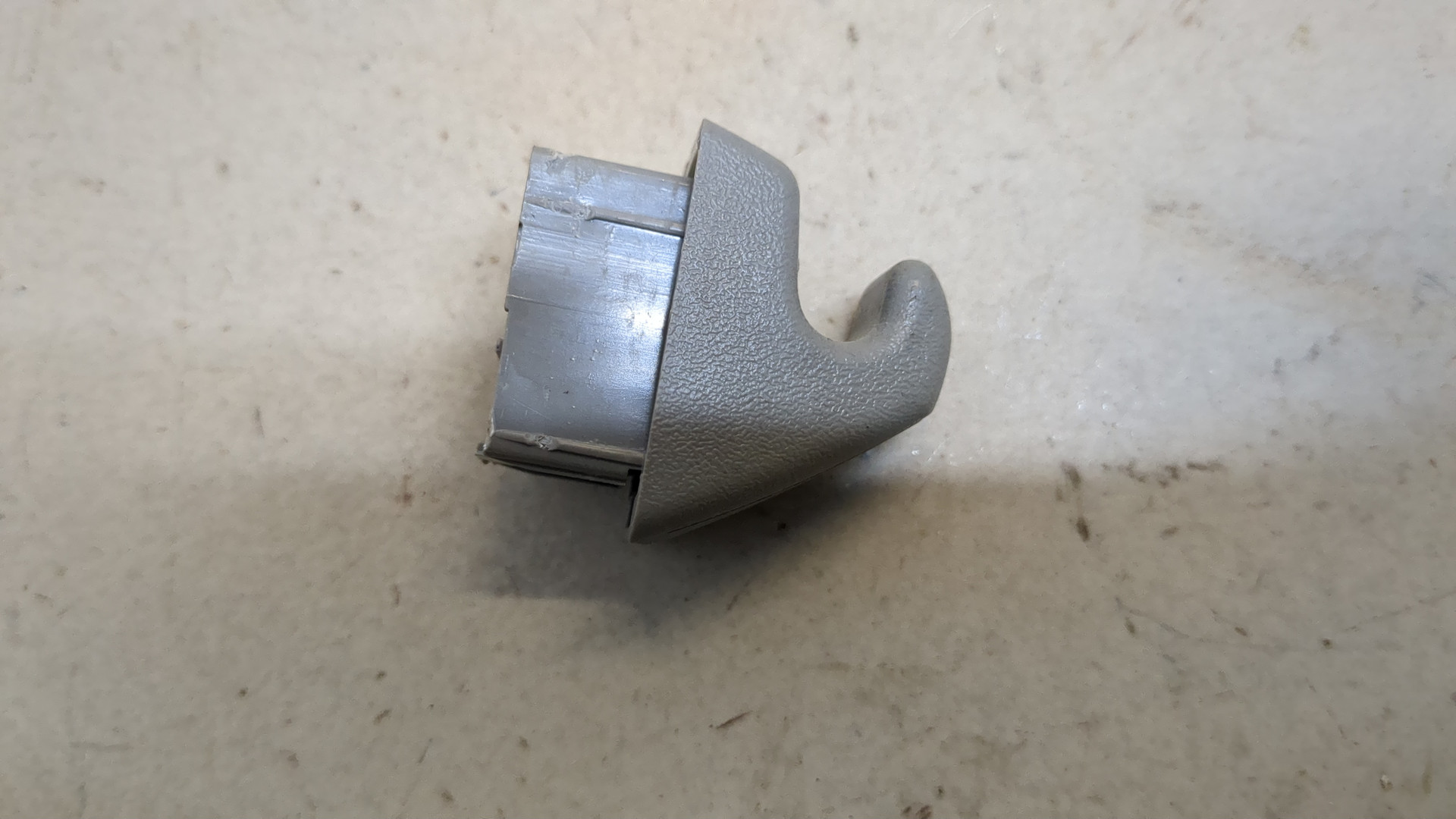 Кронштейн солнцезащитного козырька