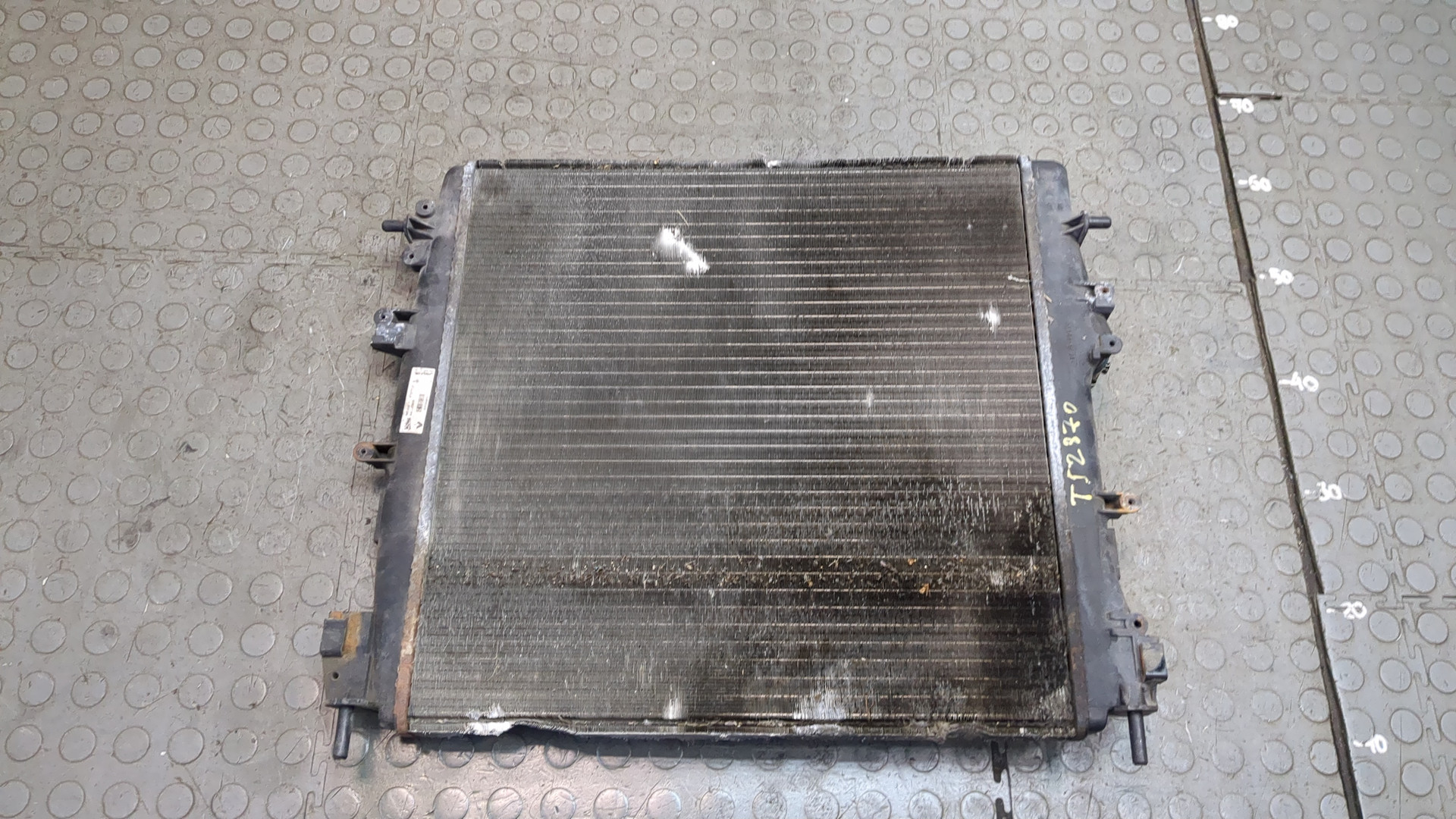 Радиатор охлаждения двигателя основной
