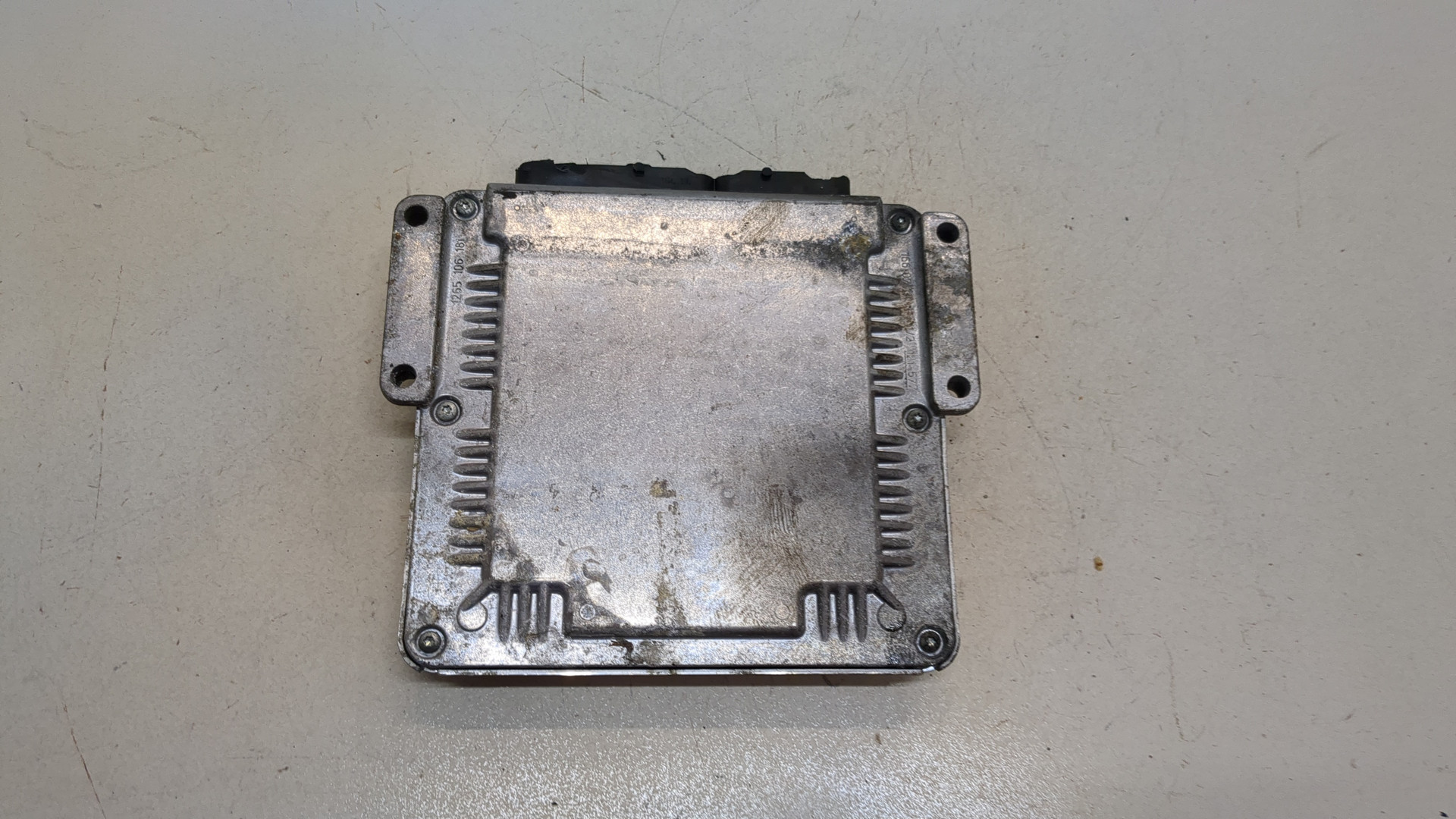 Блок управления двигателем