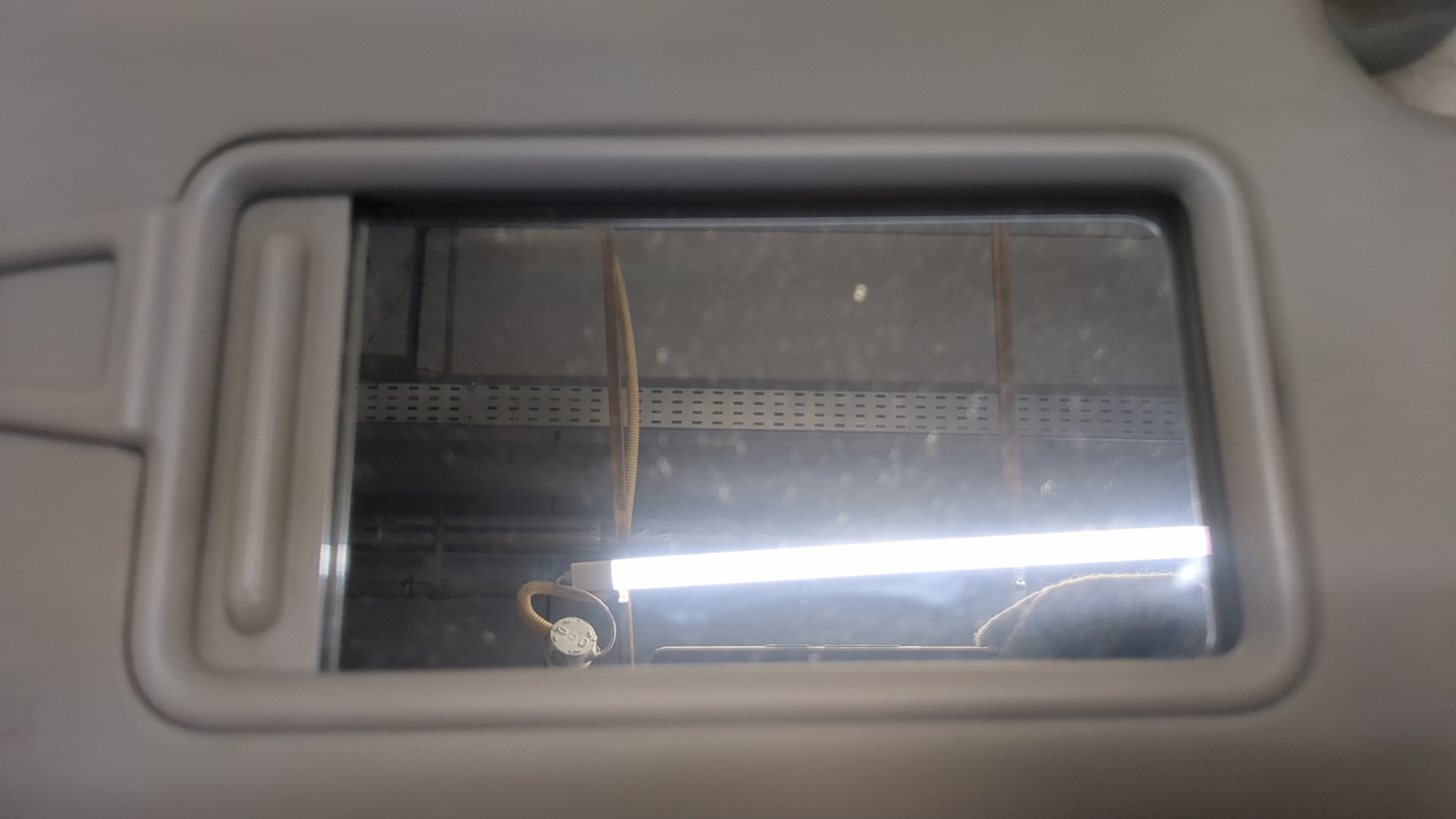 Козырек солнцезащитный