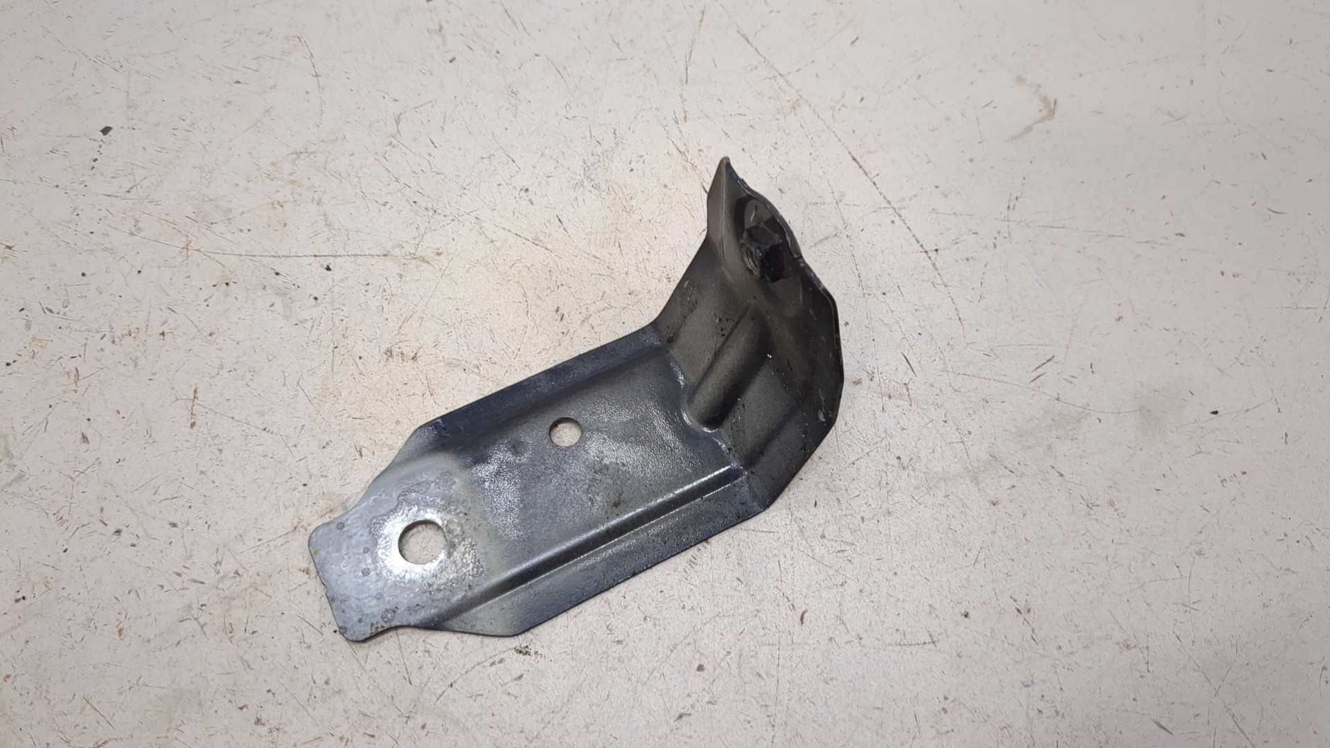 Кронштейн крепления крыла