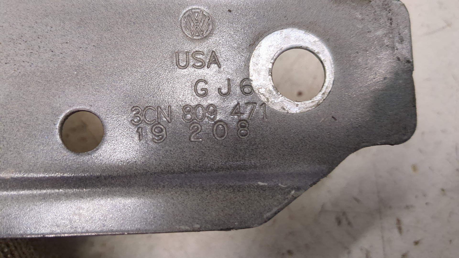 Кронштейн крепления крыла