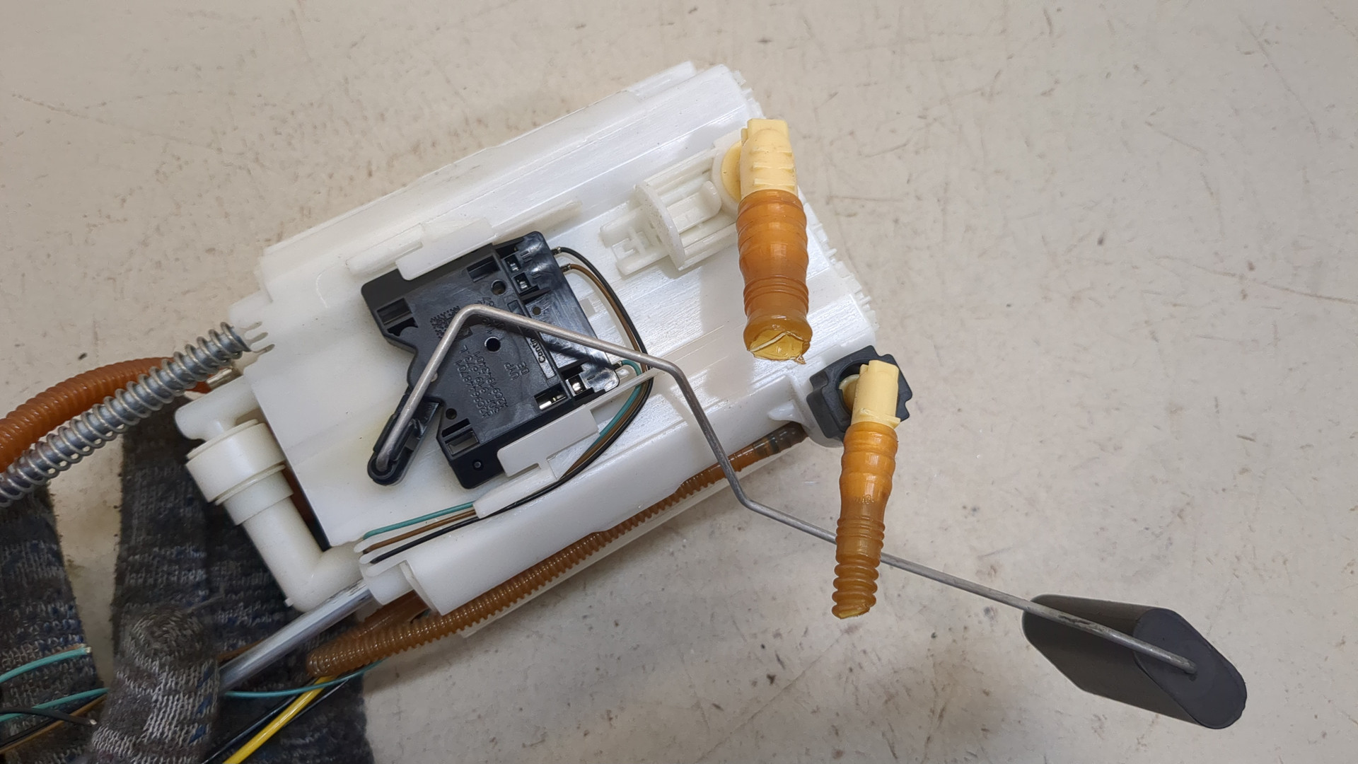 Насос топливный электрический