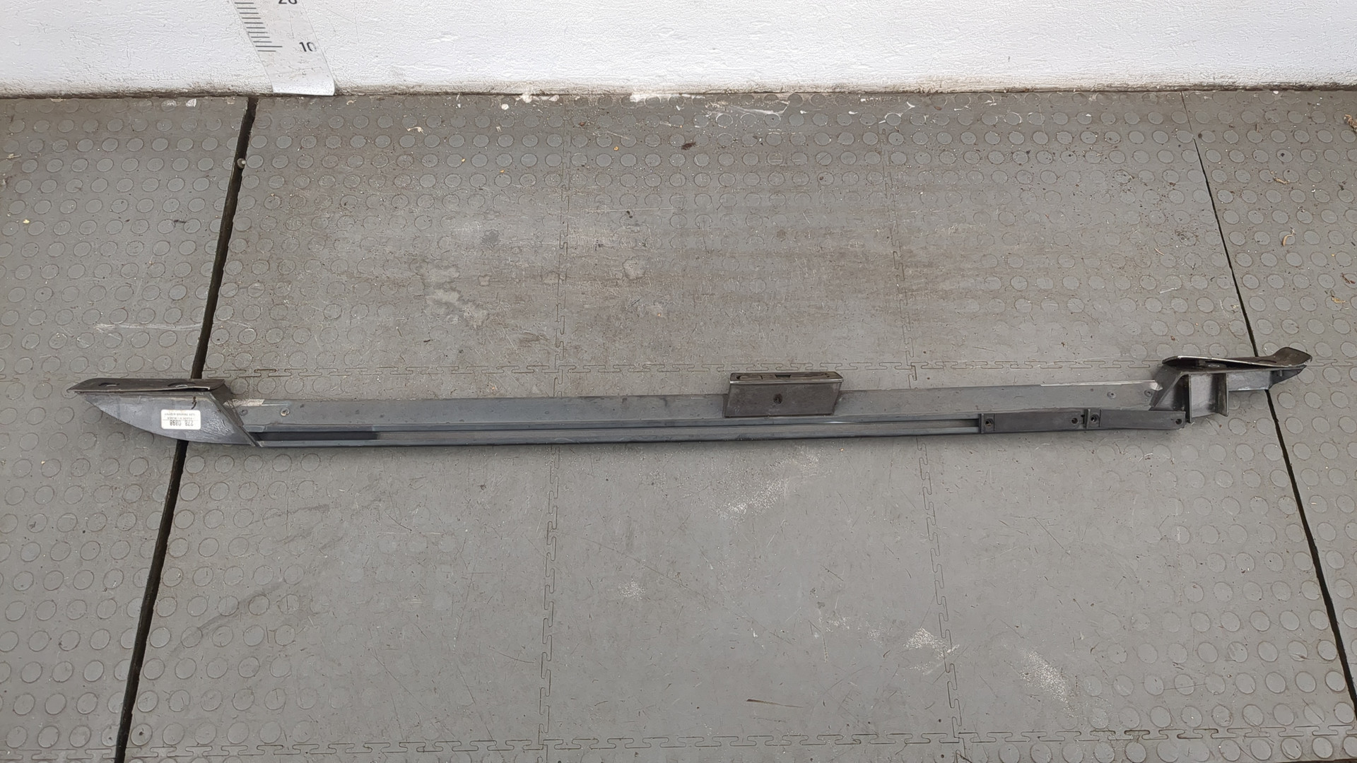 Рейлинг (релинг) левый (планка на крышу)