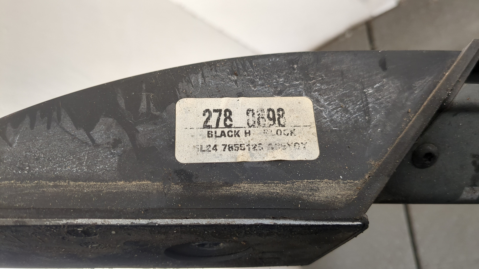 Рейлинг (релинг) правый (планка на крышу)