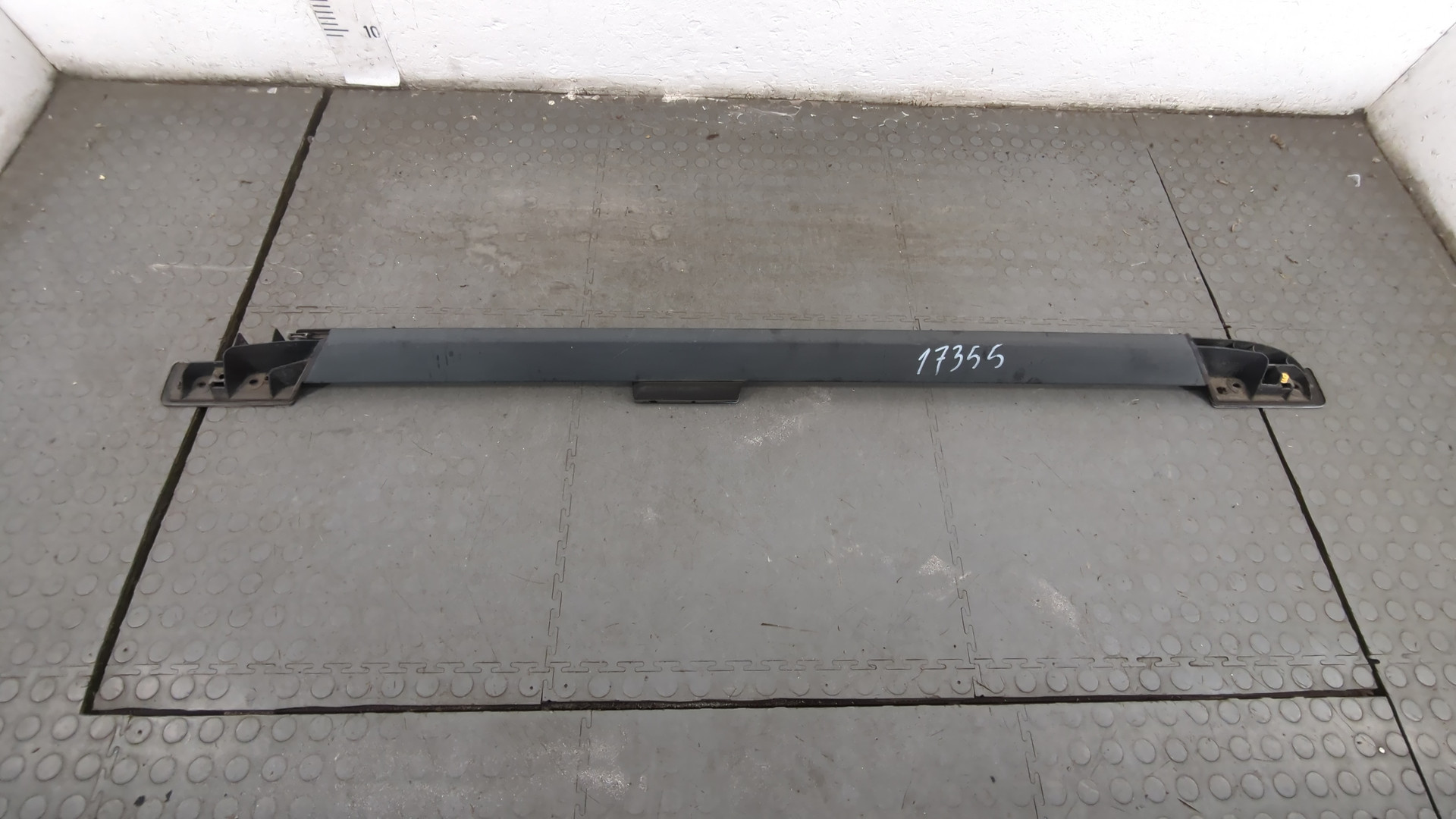 Рейлинг (релинг) правый (планка на крышу)