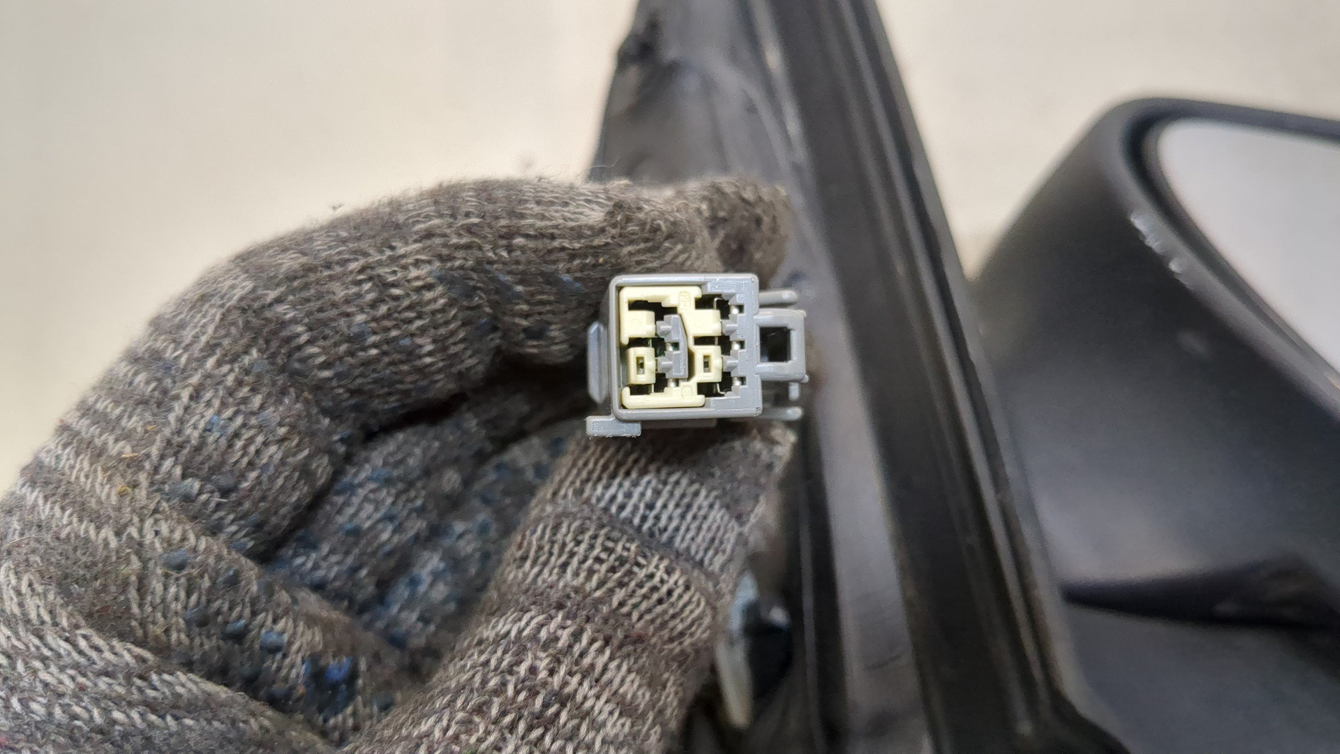 Зеркало правое электрическое