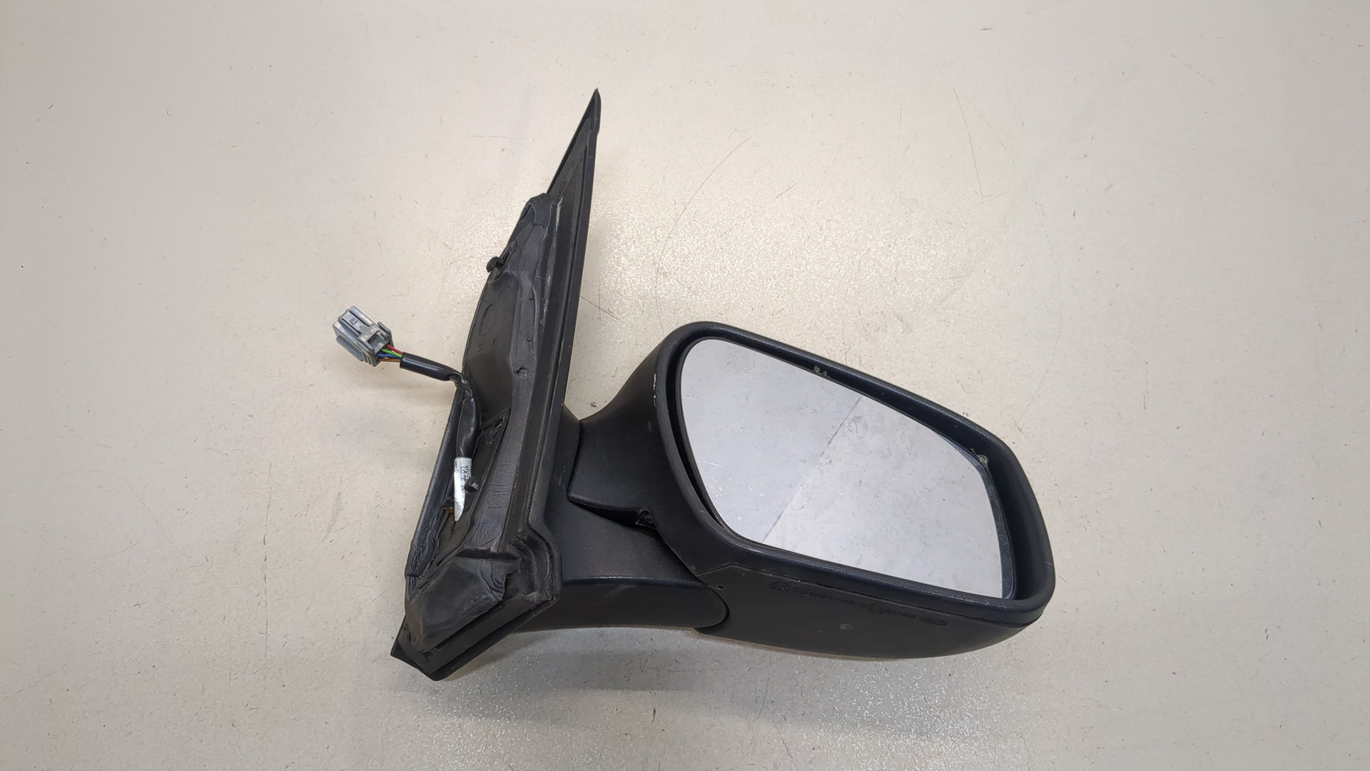 Зеркало правое электрическое