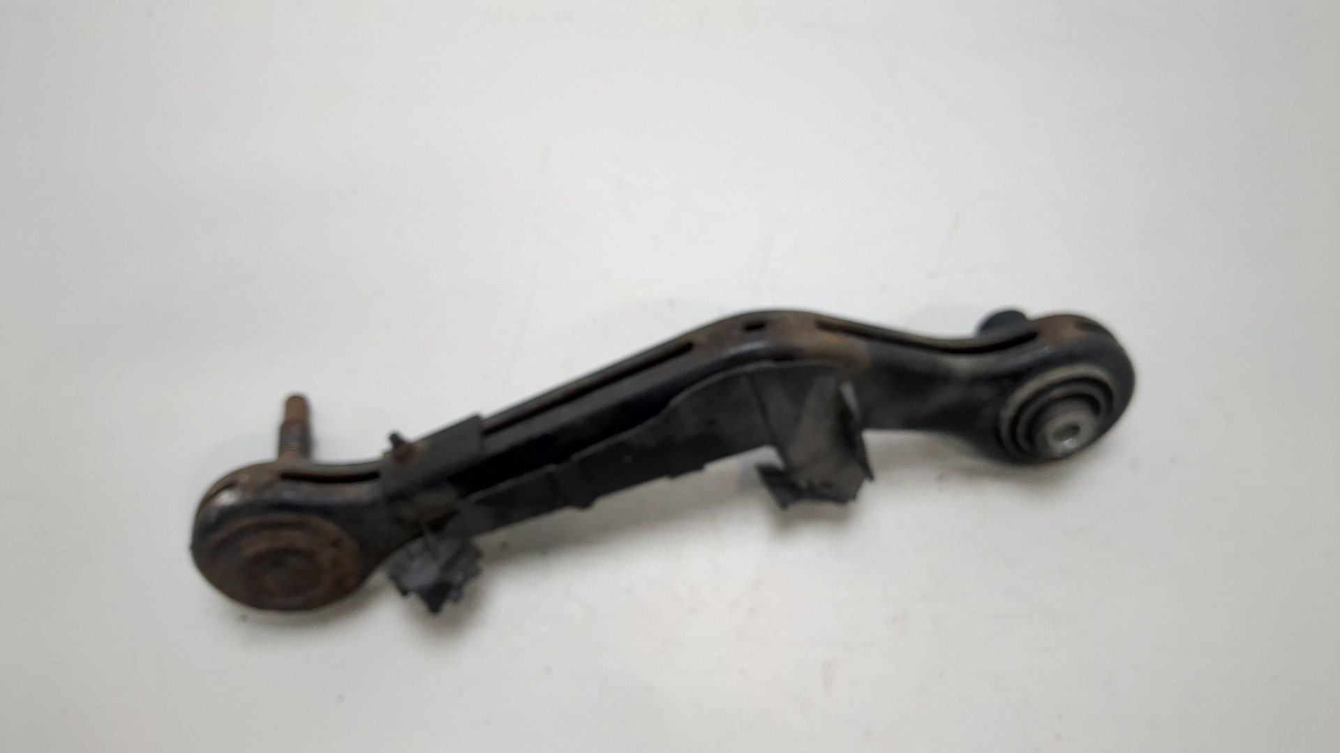 Рычаг задний правый