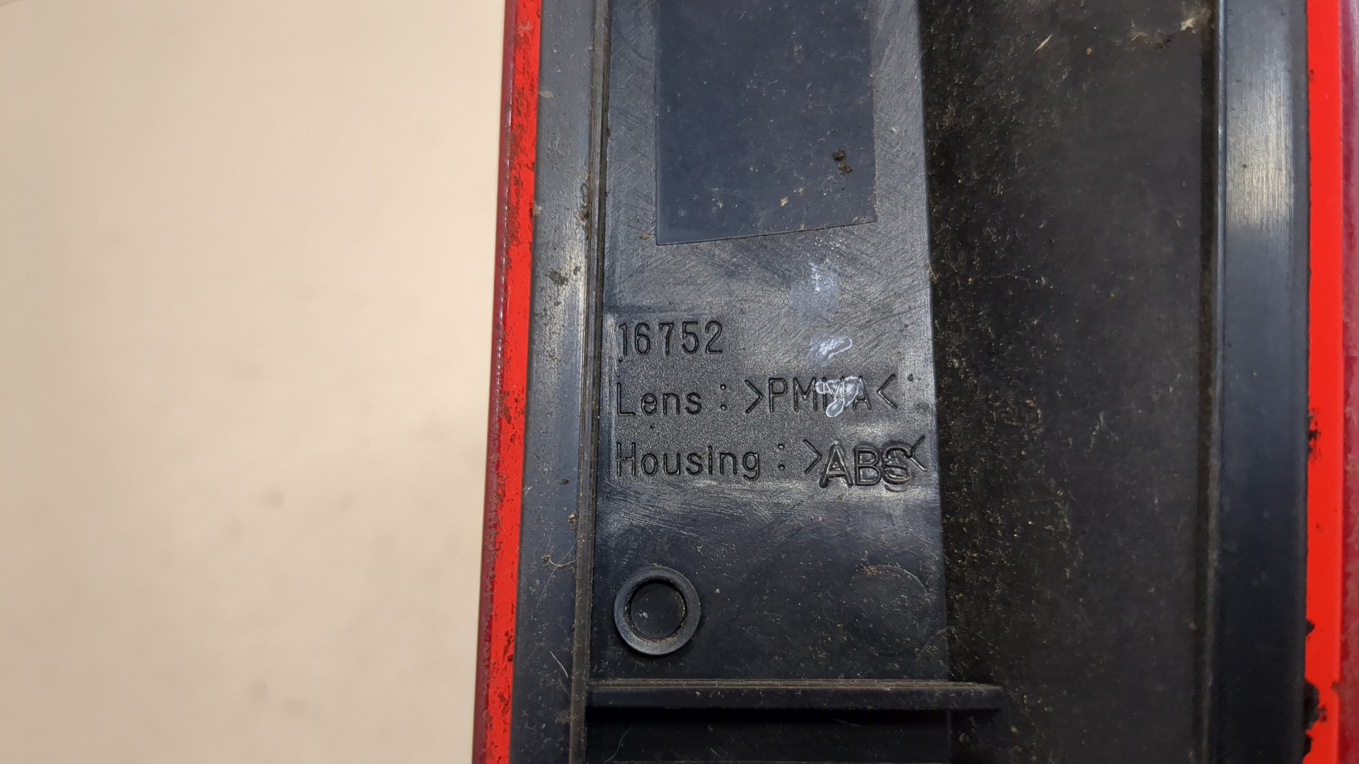 Отражатель в бампер задний правый