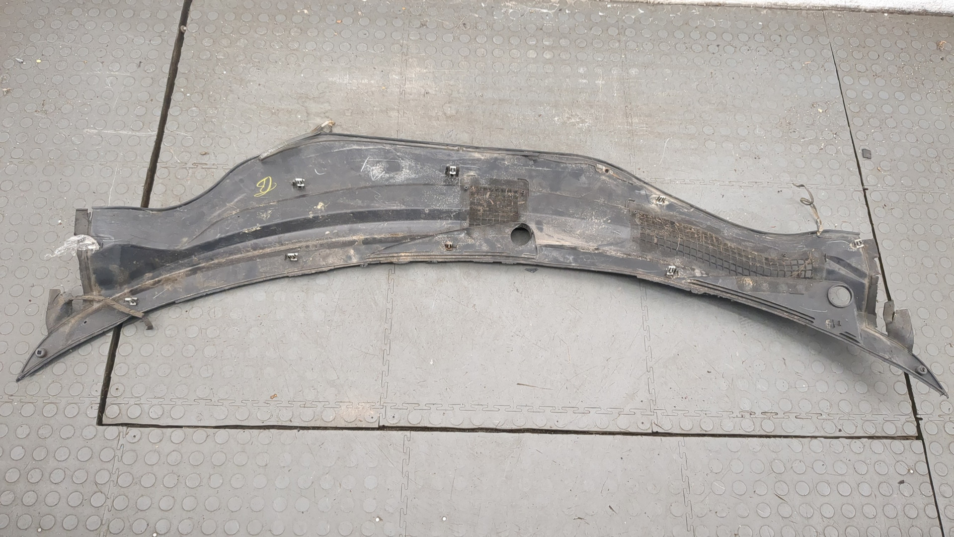 Решетка стеклоочистителей (Жабо)