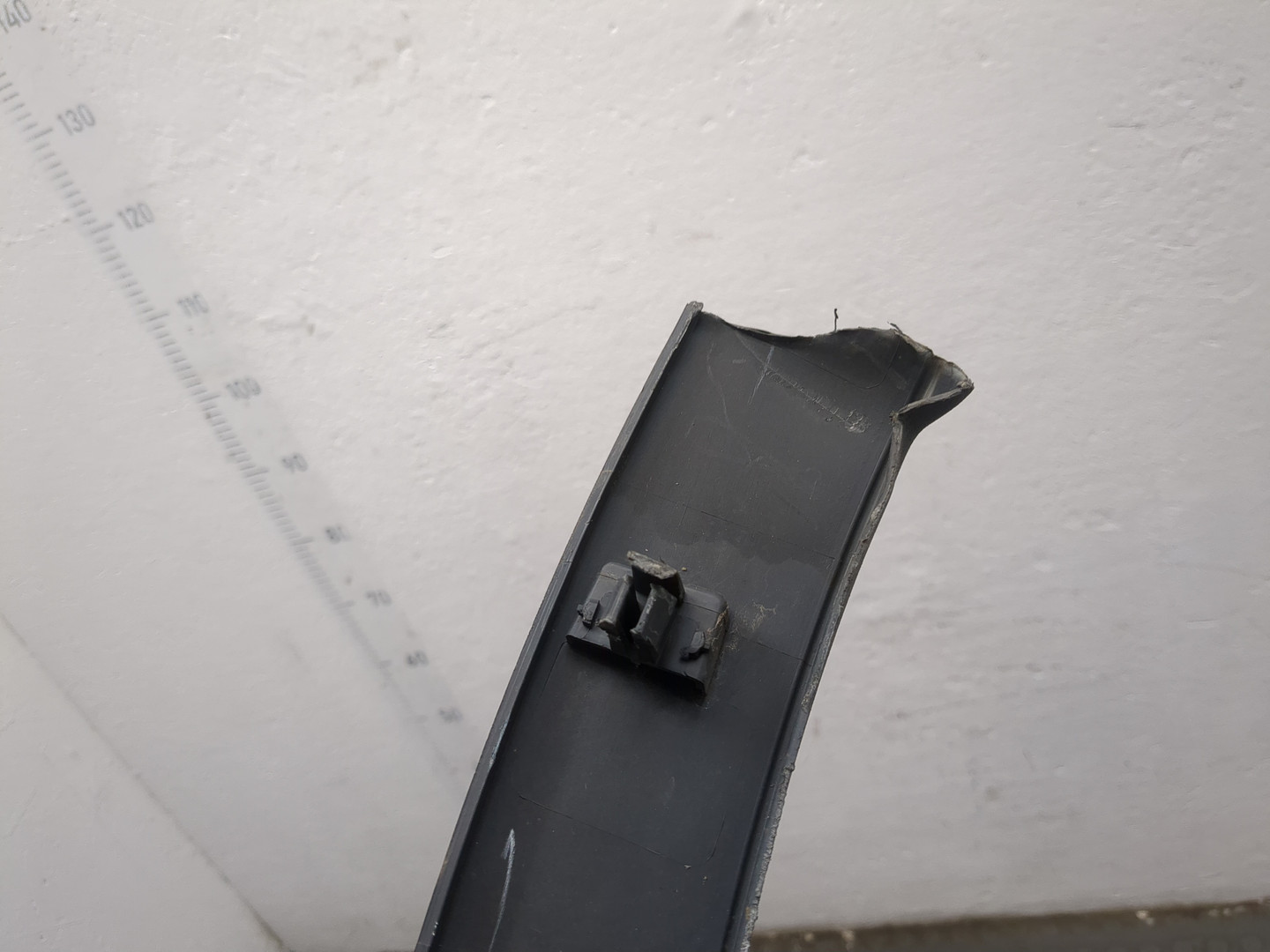 Молдинг заднего крыла правого