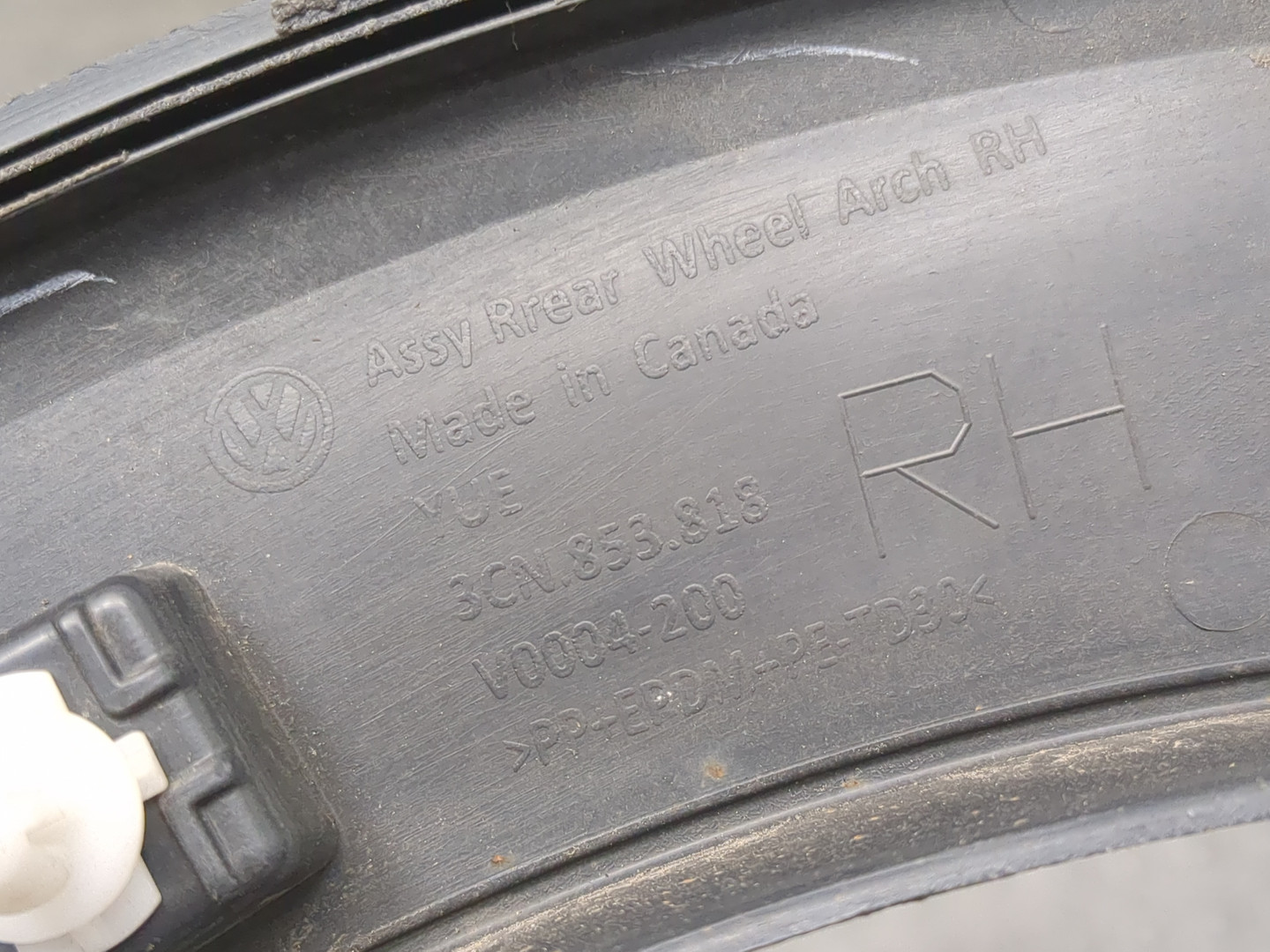 Молдинг заднего крыла правого