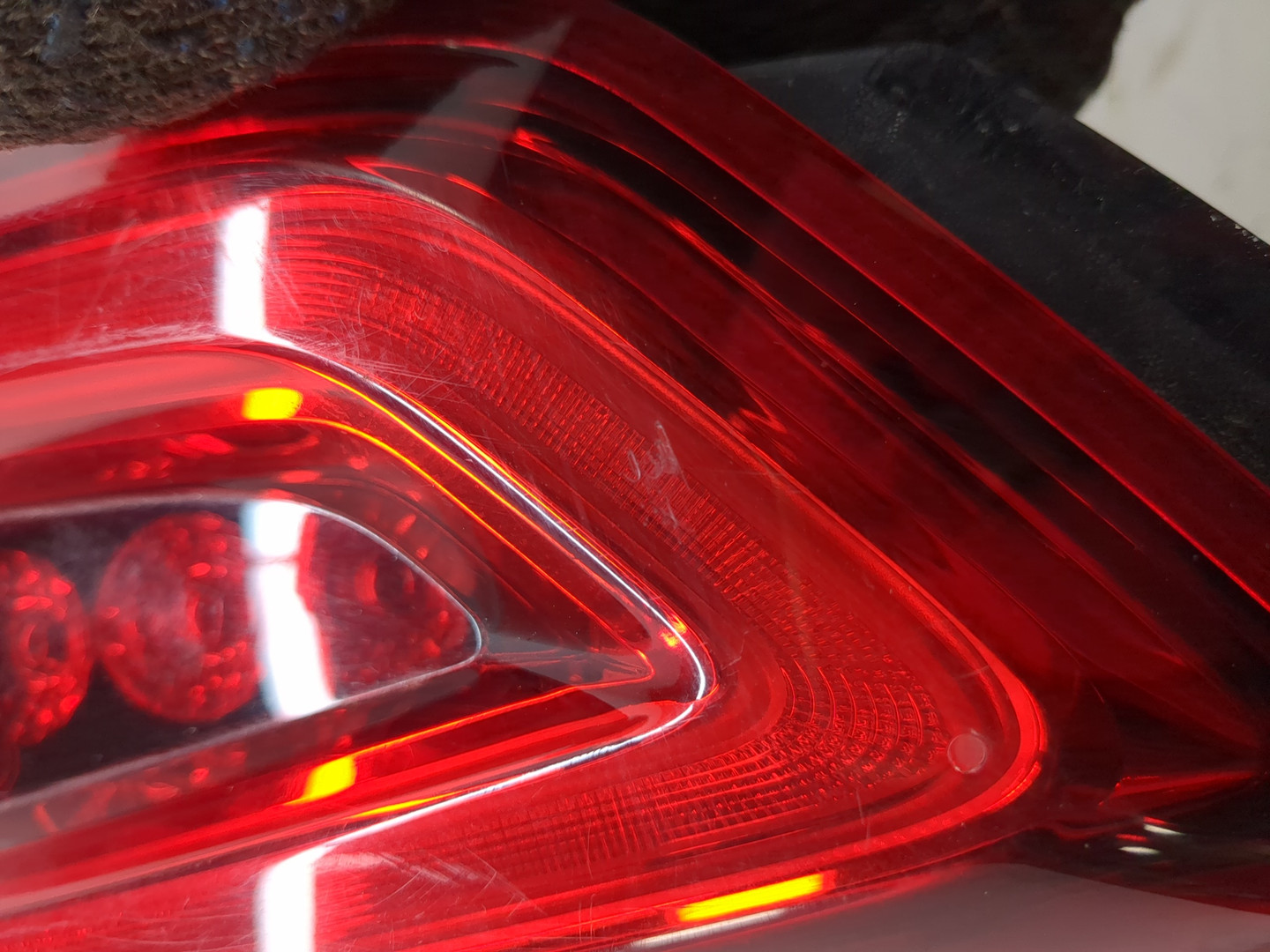 Фонарь задний внутренний правый