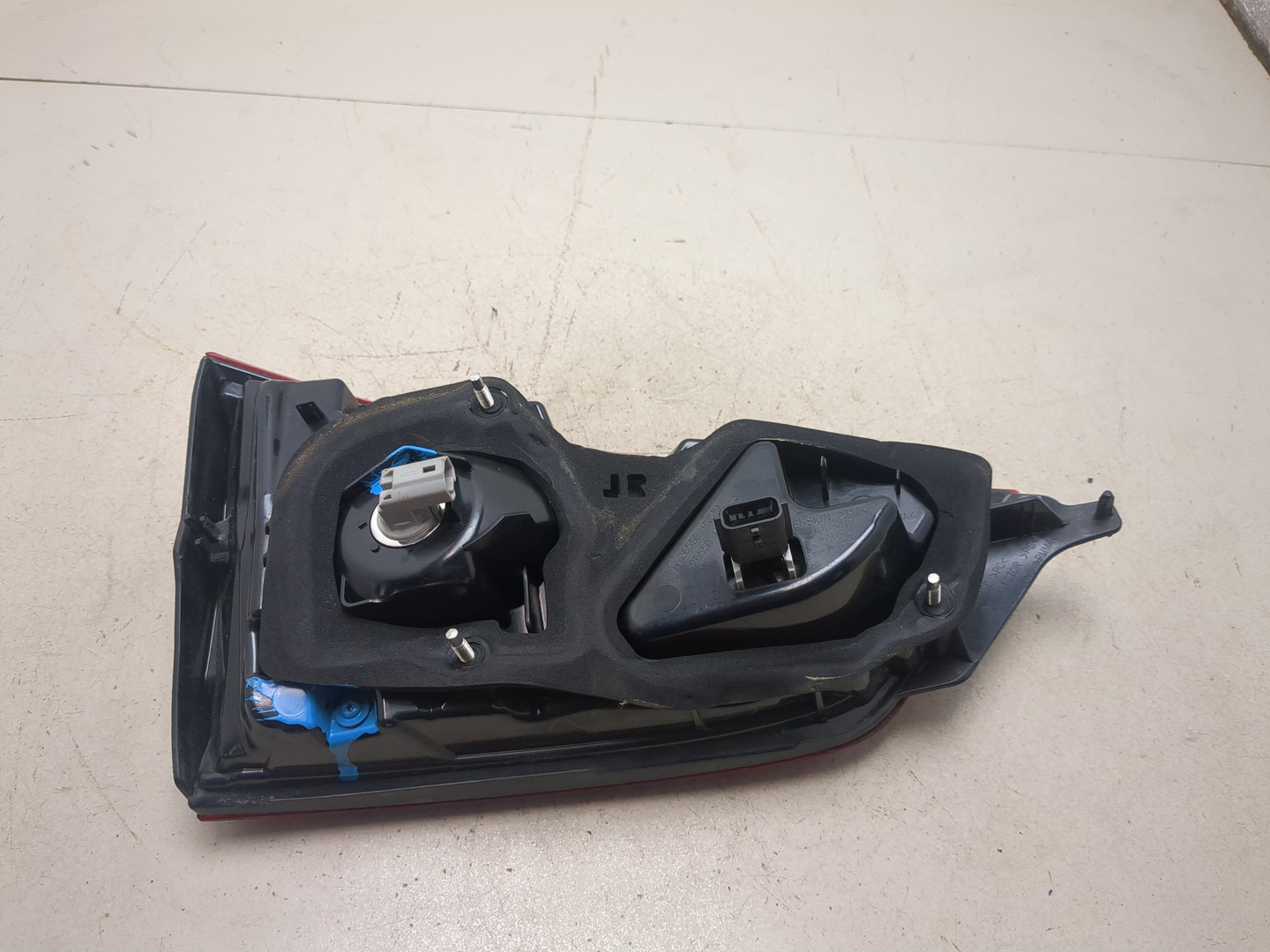 Фонарь задний внутренний правый