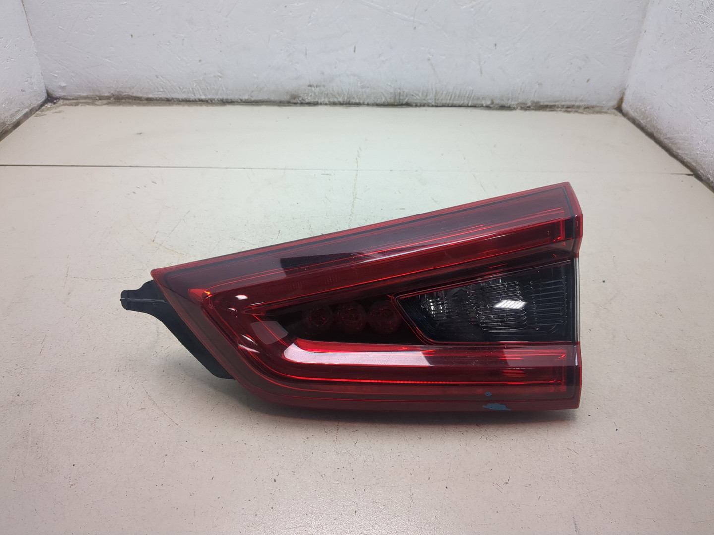 Фонарь задний внутренний правый