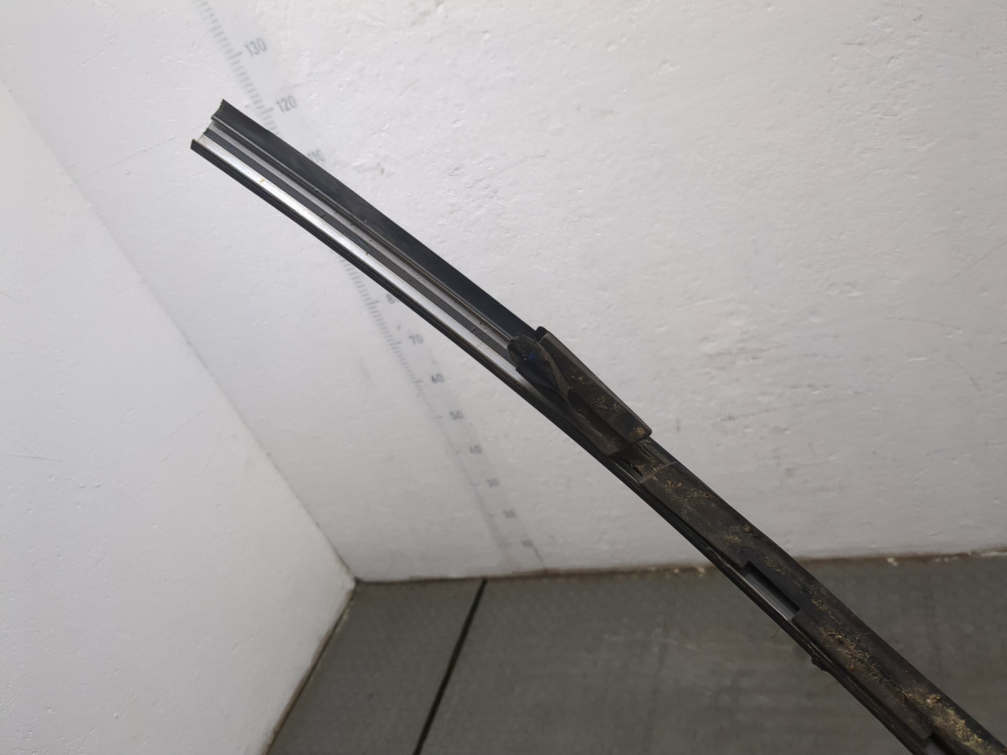 Молдинг лобового стекла