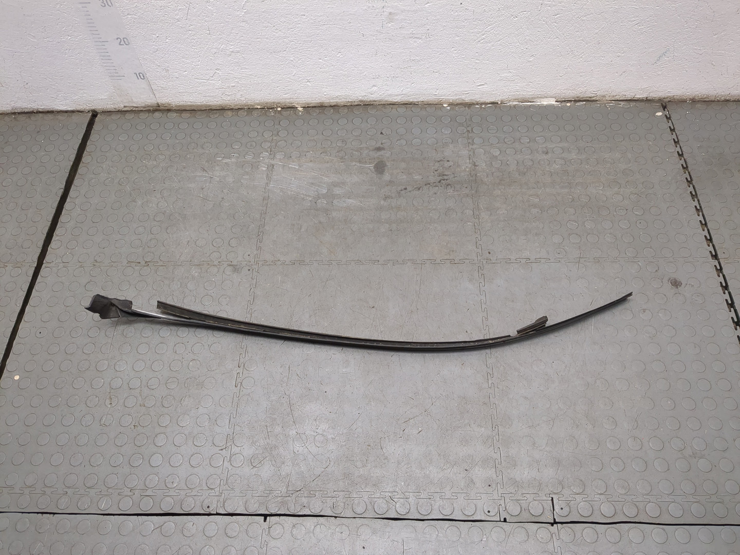 Молдинг лобового стекла