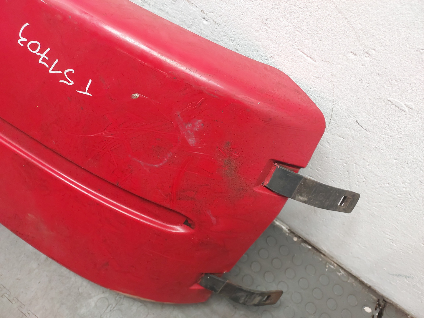 Крыло заднее правое