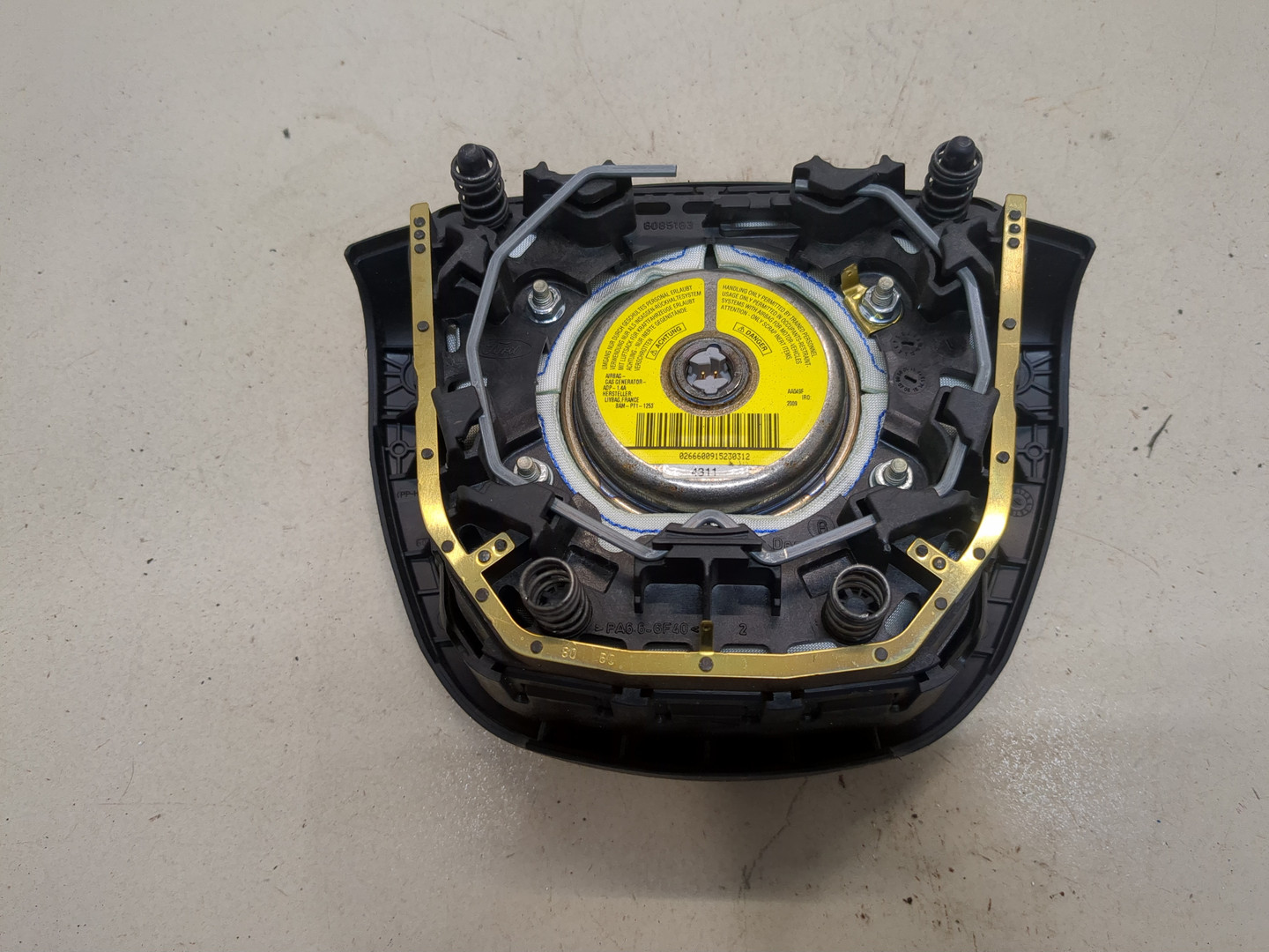 Подушка безопасности в рулевое колесо