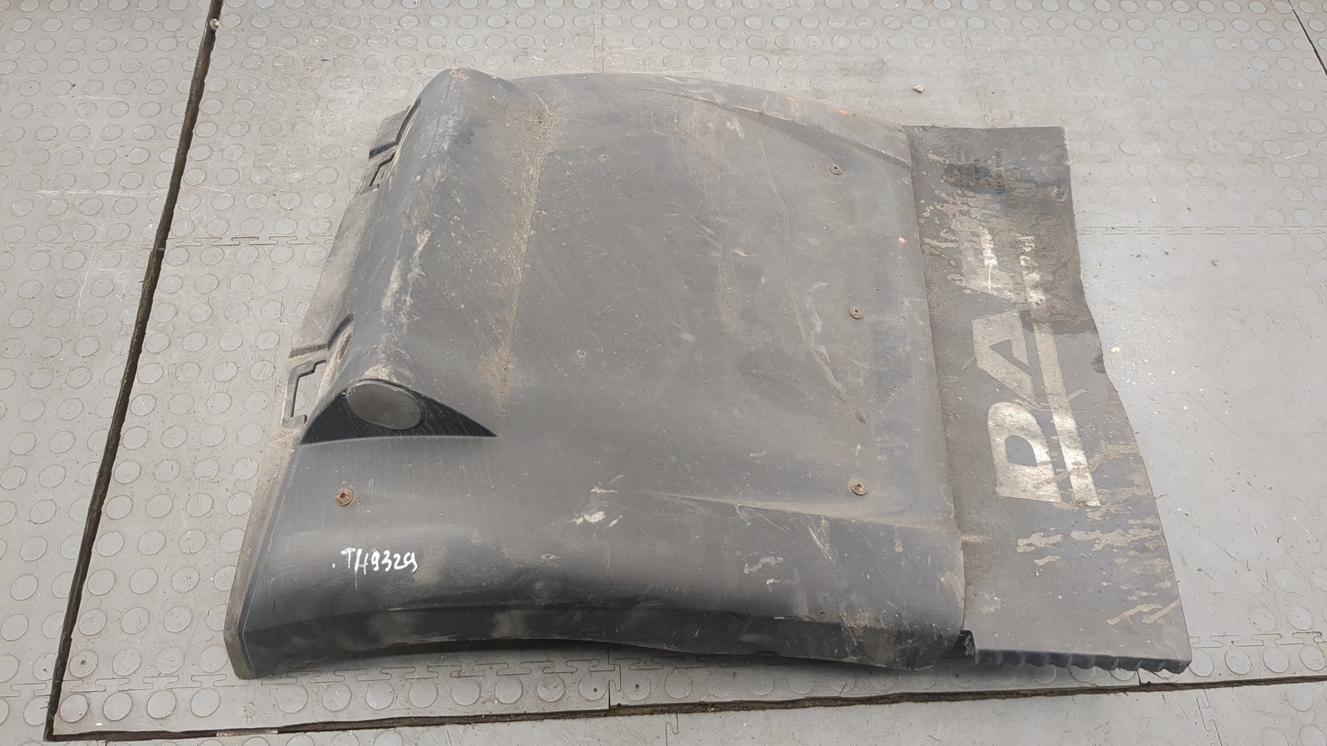 Крыло заднее левое