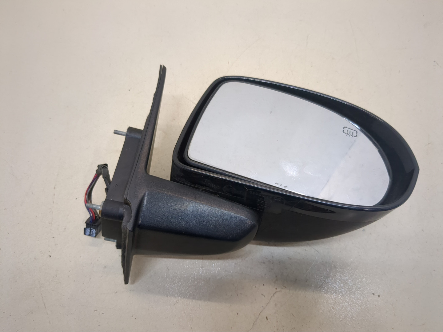 Зеркало правое электрическое