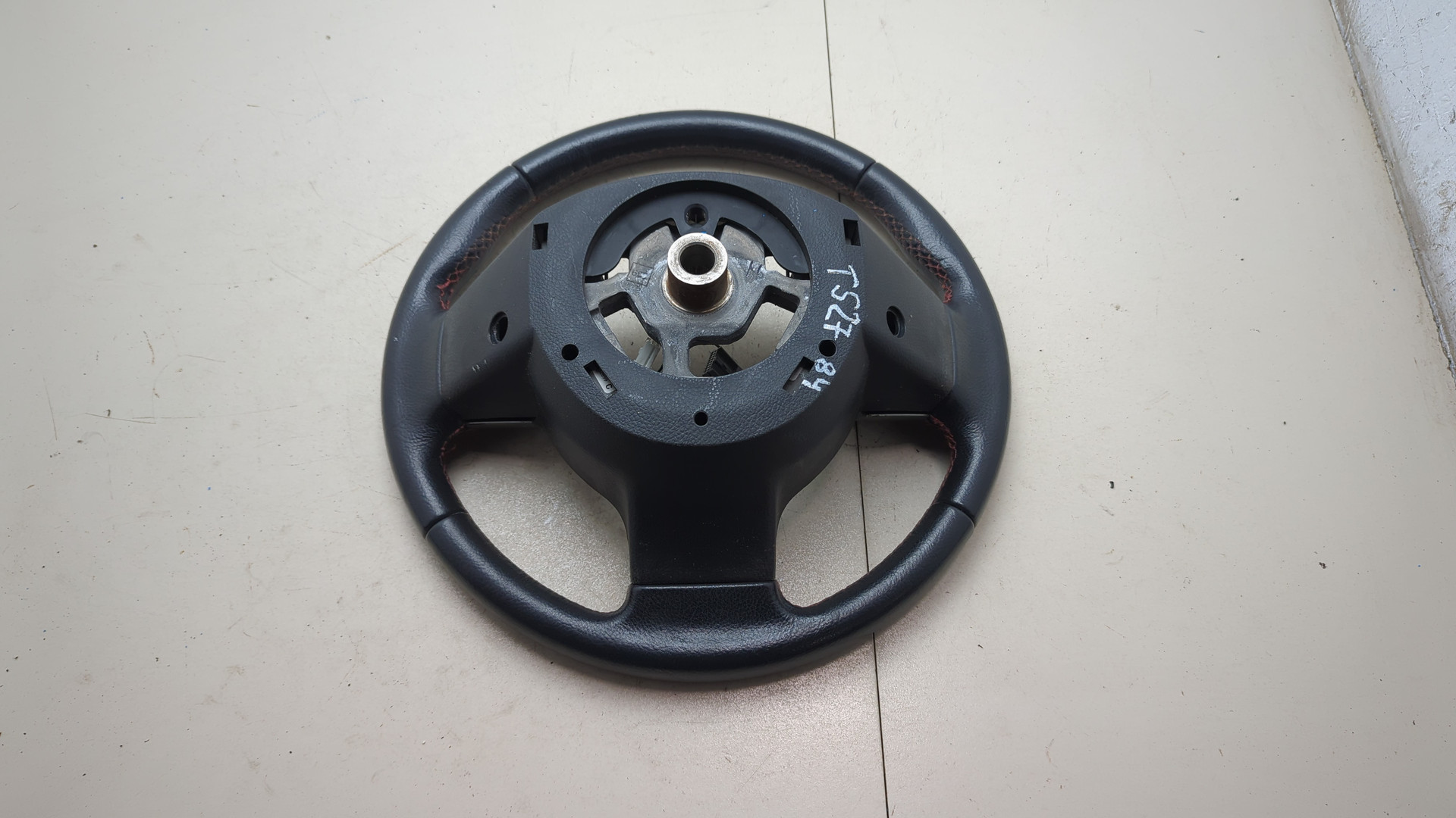 Рулевое колесо (руль)