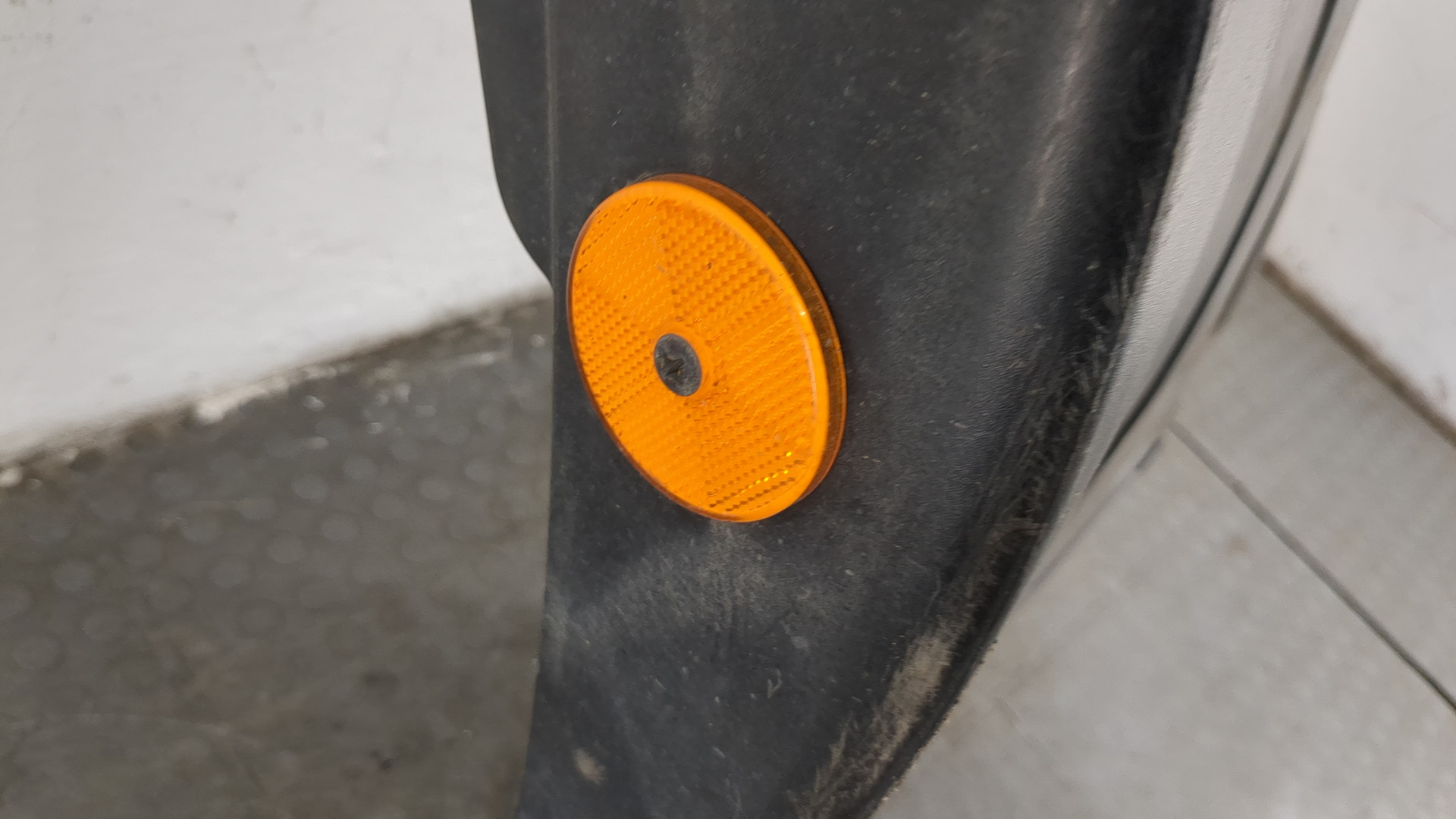 Крыло переднее левое