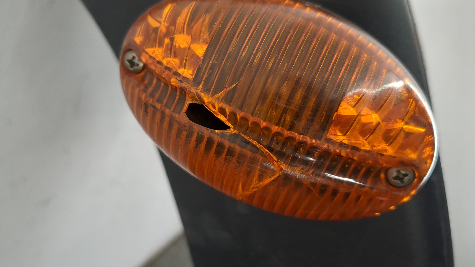 Крыло переднее левое