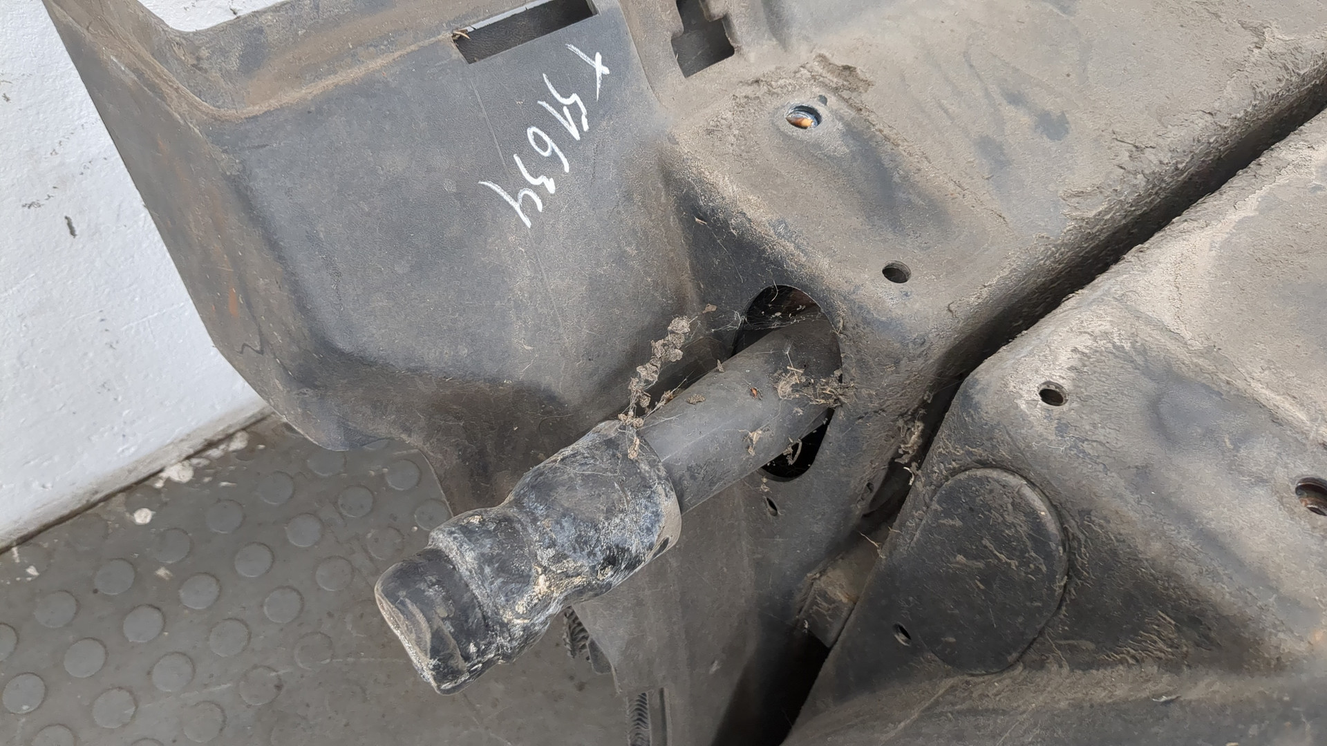 Крыло заднее правое