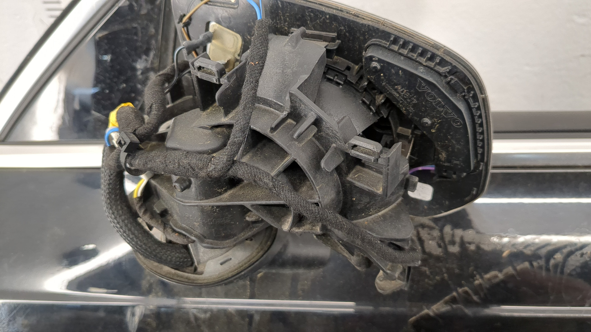 Дверь передняя левая