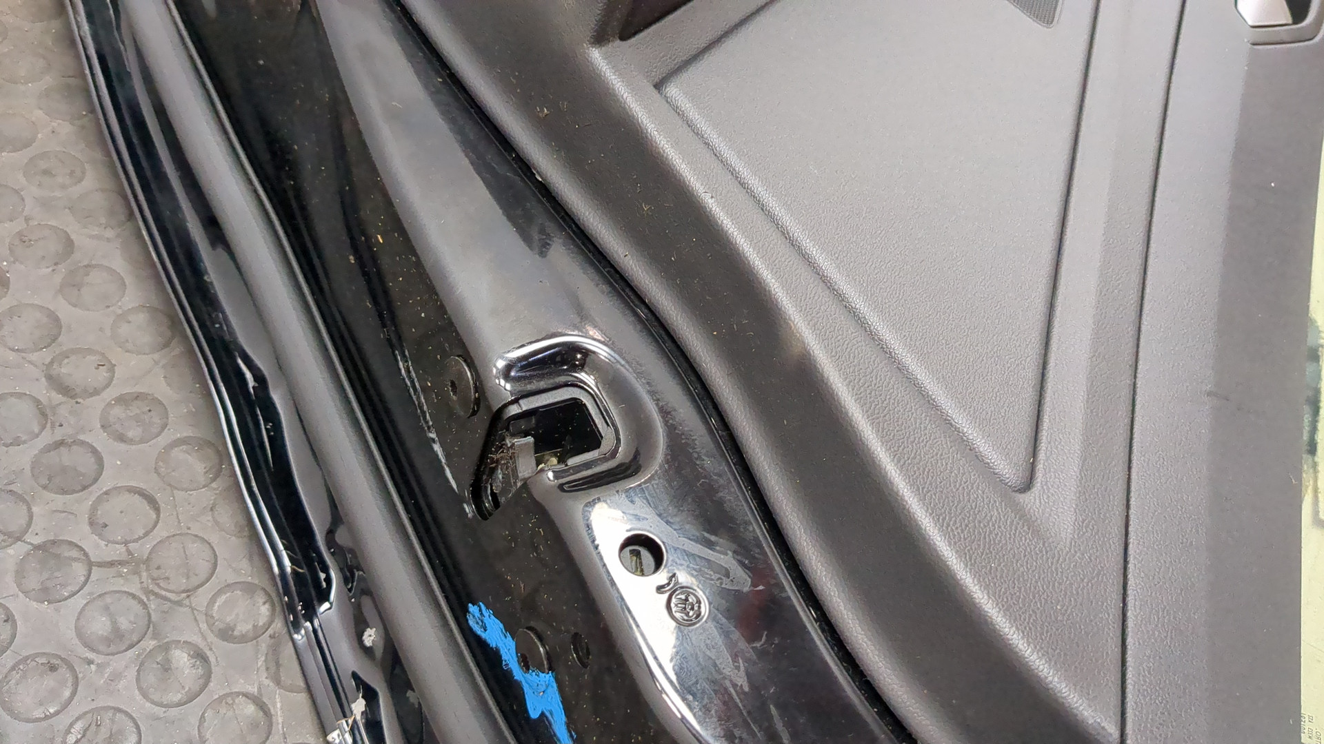 Дверь задняя правая