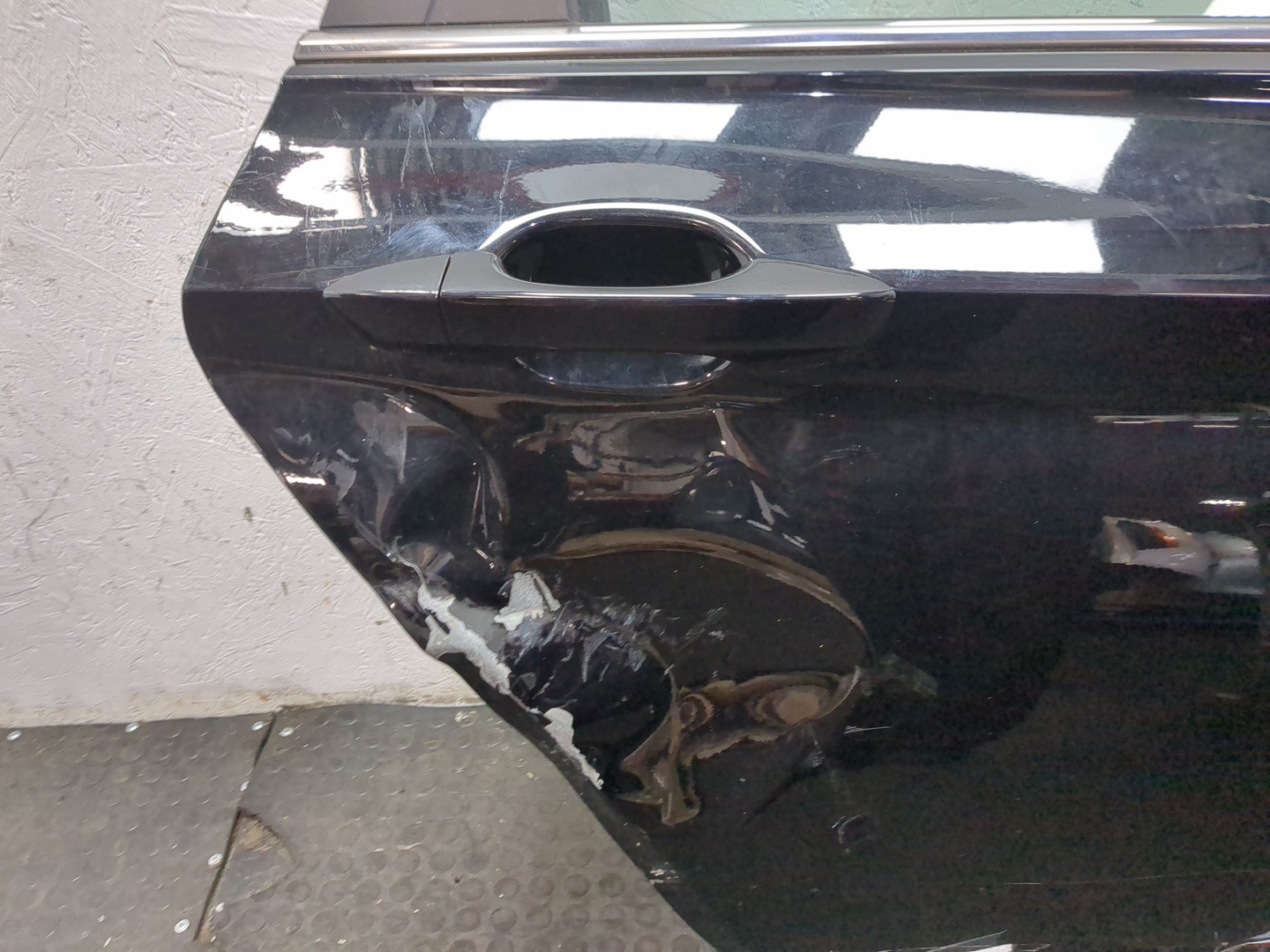 Дверь задняя правая