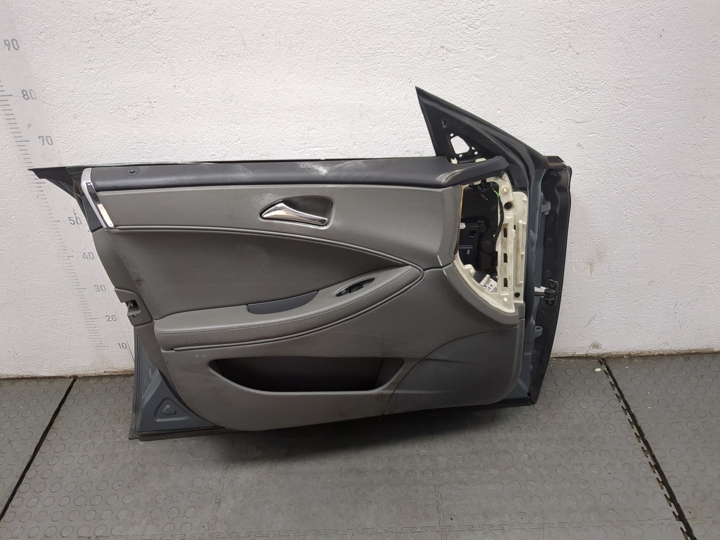 Дверь передняя левая