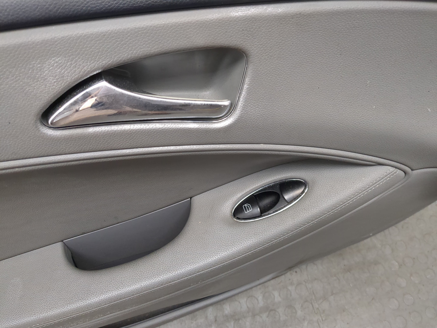 Дверь передняя левая