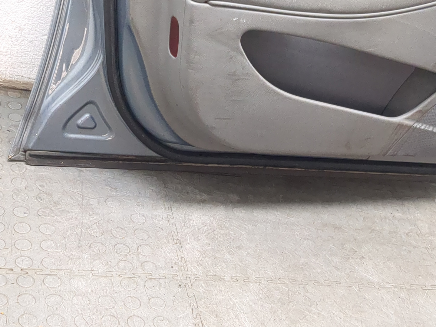 Дверь передняя левая